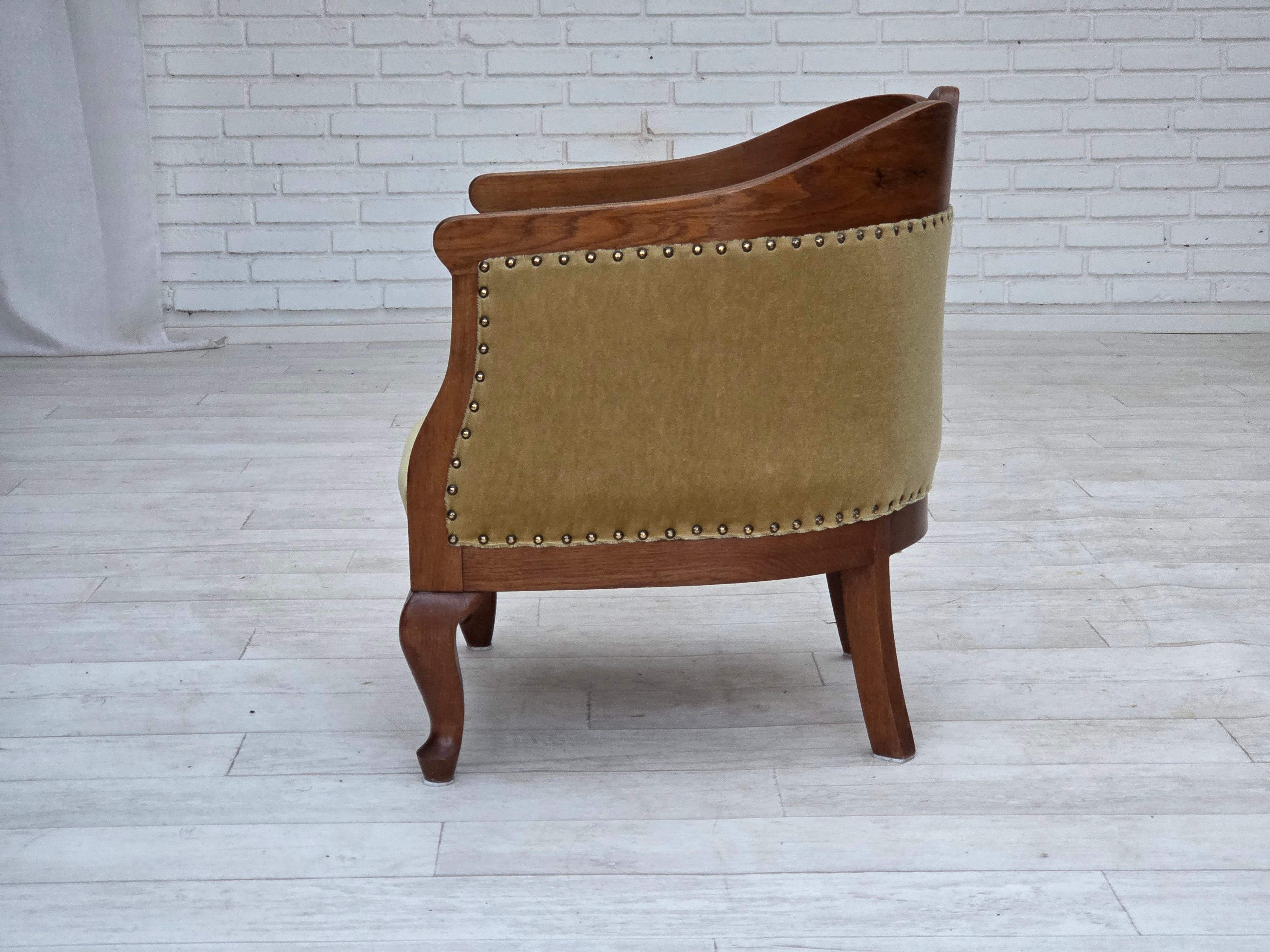 Años 60, sillón danés auxiliar/infantil, terciopelo verde claro para muebles, madera de roble. en venta 8