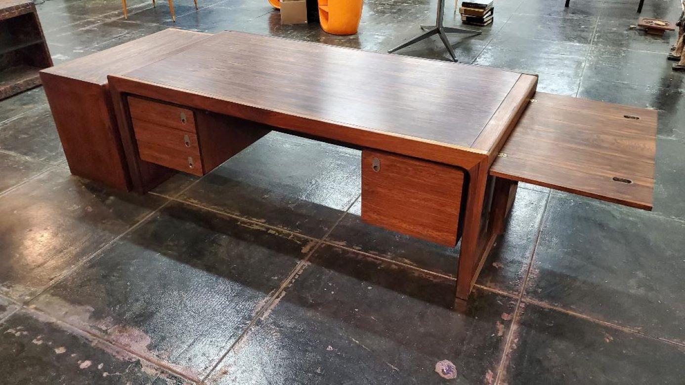 Mid-Century moderno Scrivania direzionale in palissandro allungabile e schedario danese Sigurd Hansens degli anni '60 in vendita