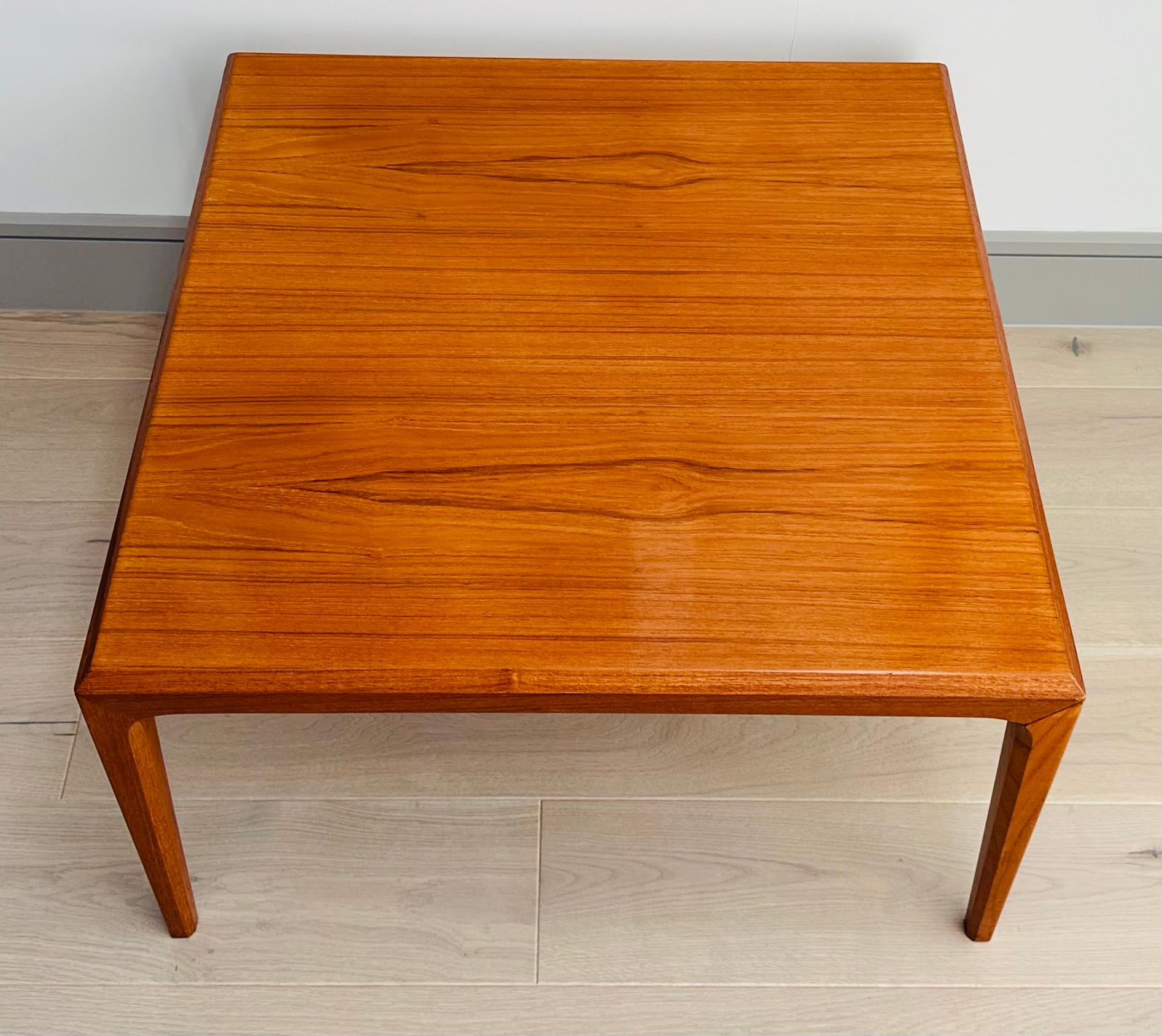Quadratischer dänischer Silkeborg Furniture-Couchtisch aus Teakholz von Johannes Andersen, 1960er Jahre im Zustand „Gut“ im Angebot in London, GB