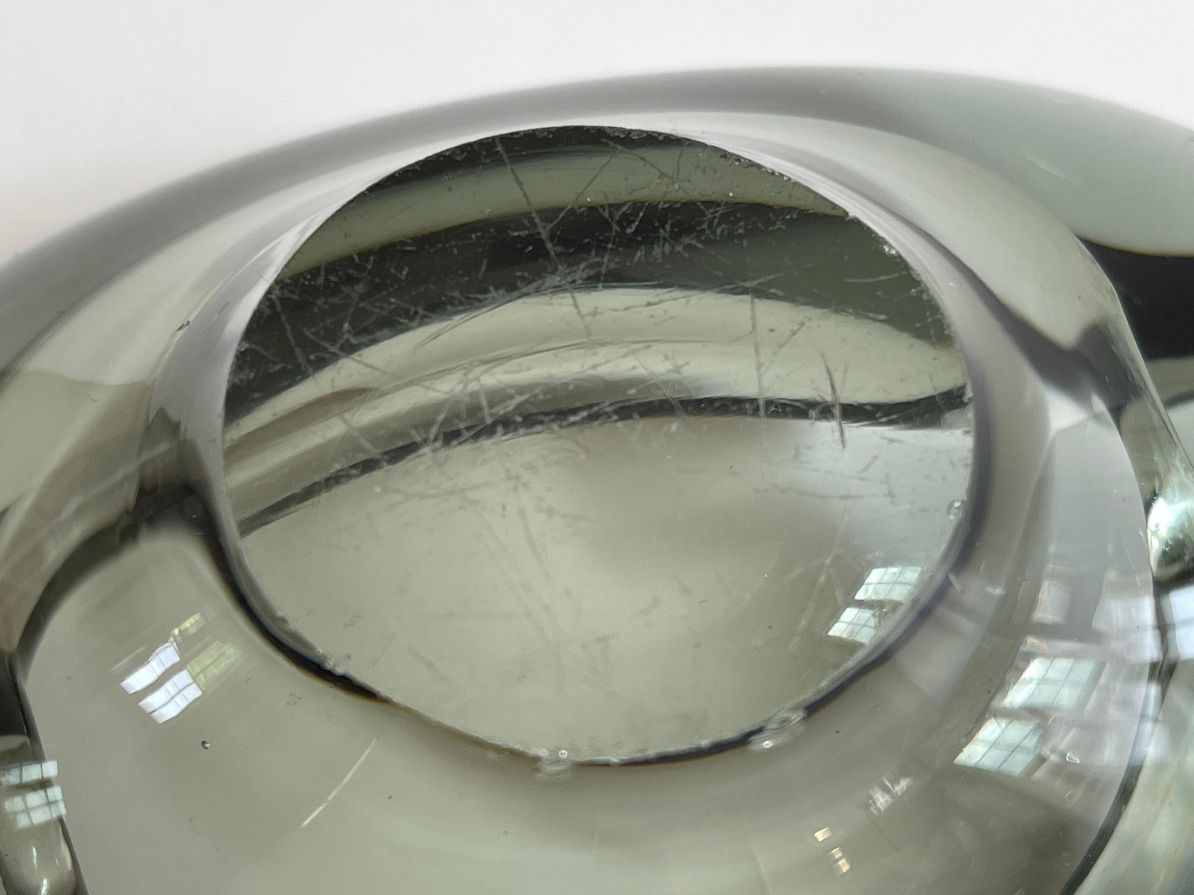 1960’s Danish Smoke Glass Bowl by Per Lutken for Holmegaard For Sale 3