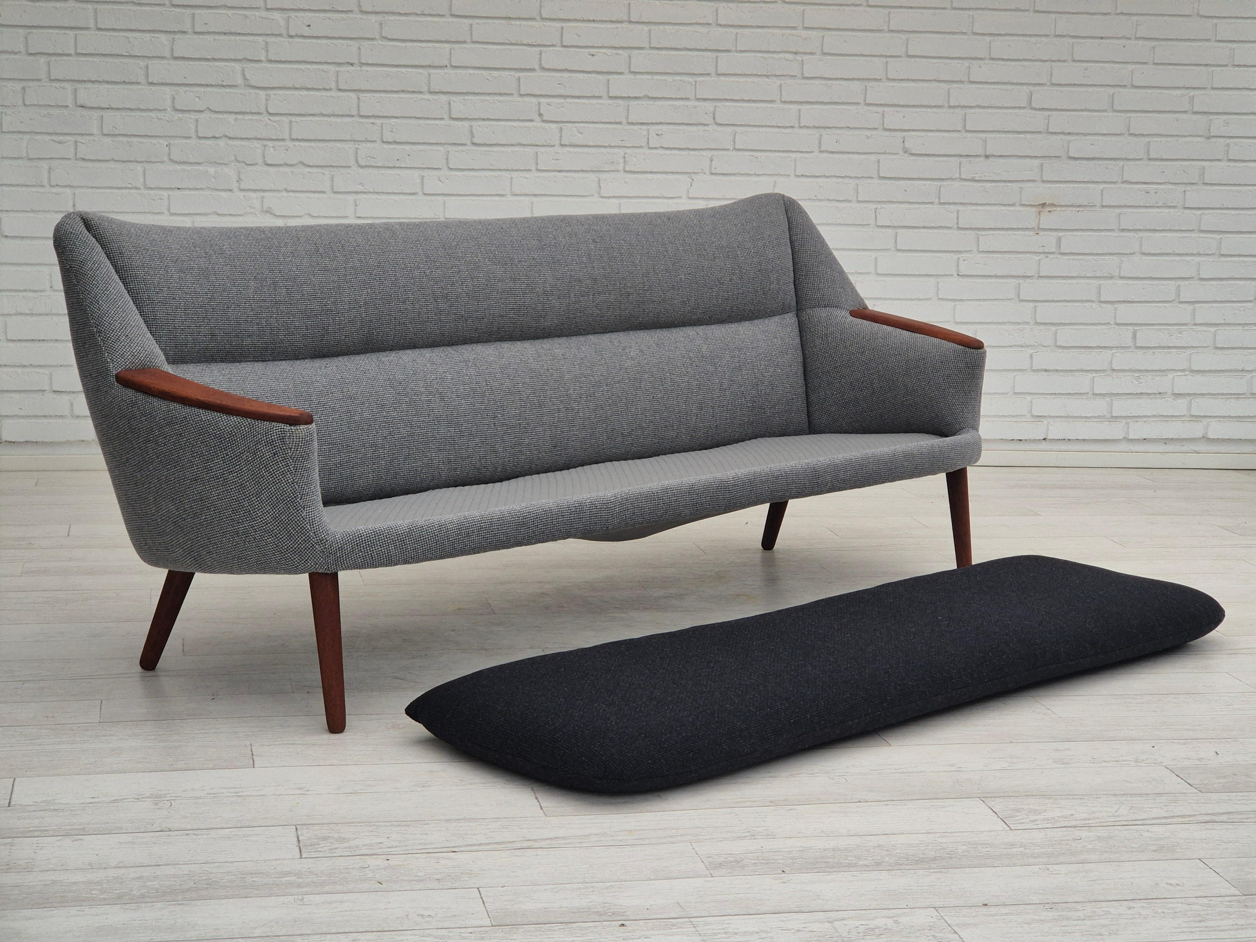 1960er Jahre, dänisches Sofa von Kurt Østervig Modell 58, komplett neu gepolstert. im Angebot 3