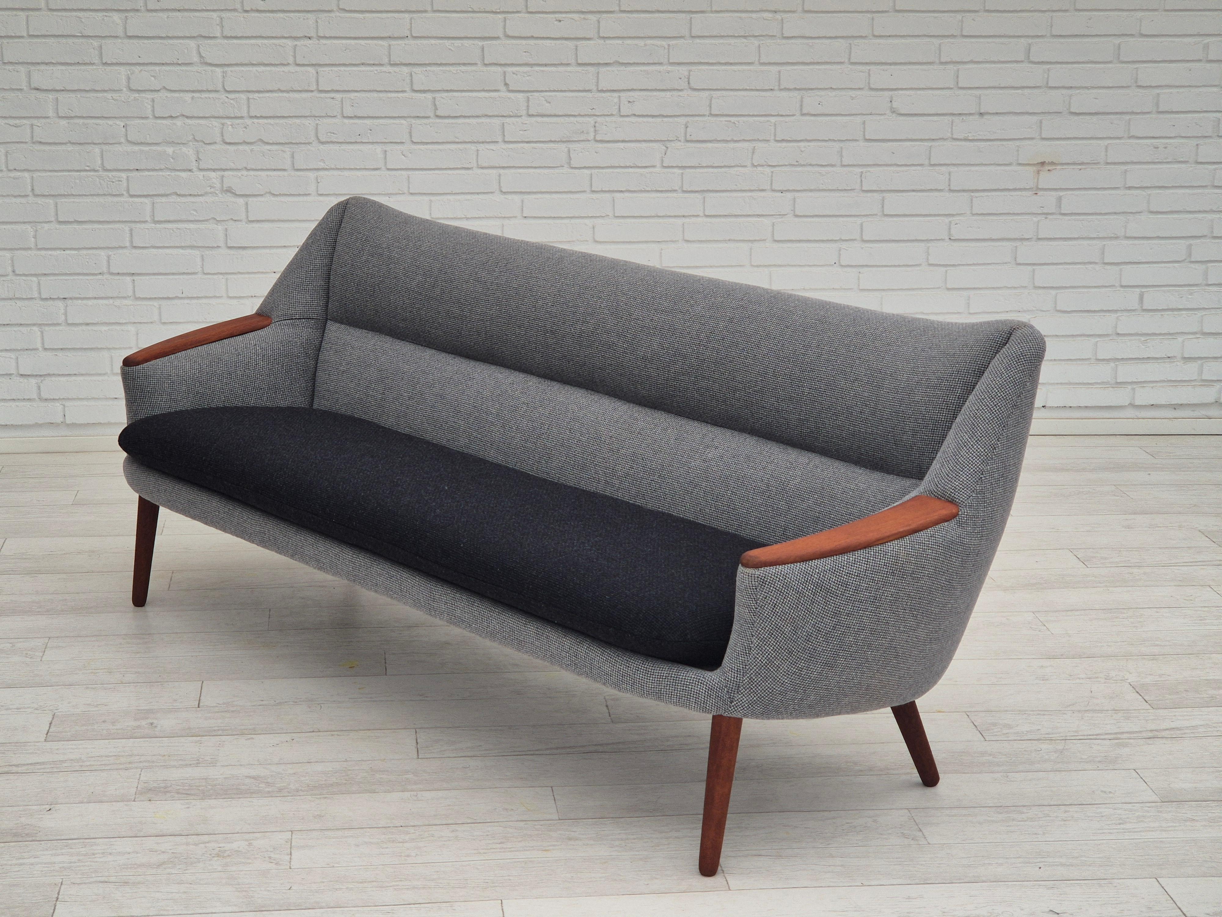 1960er Jahre, dänisches Sofa von Kurt Østervig Modell 58, komplett neu gepolstert. im Angebot 9