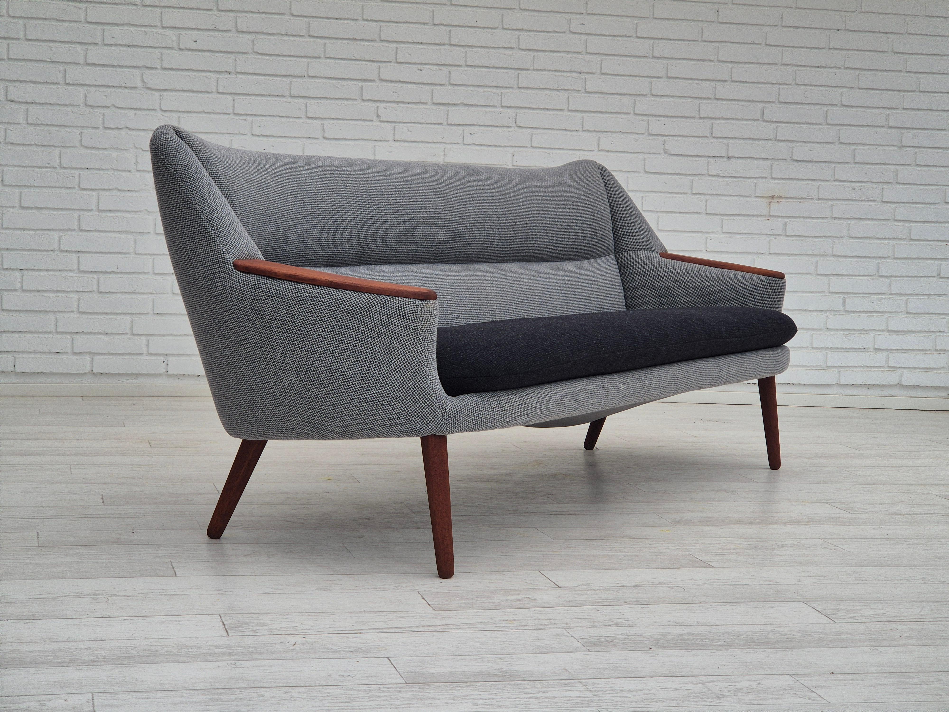 Scandinavian Modern 1960s, Danish sofa by Kurt Østervig model 58, completely reupholstered. For Sale