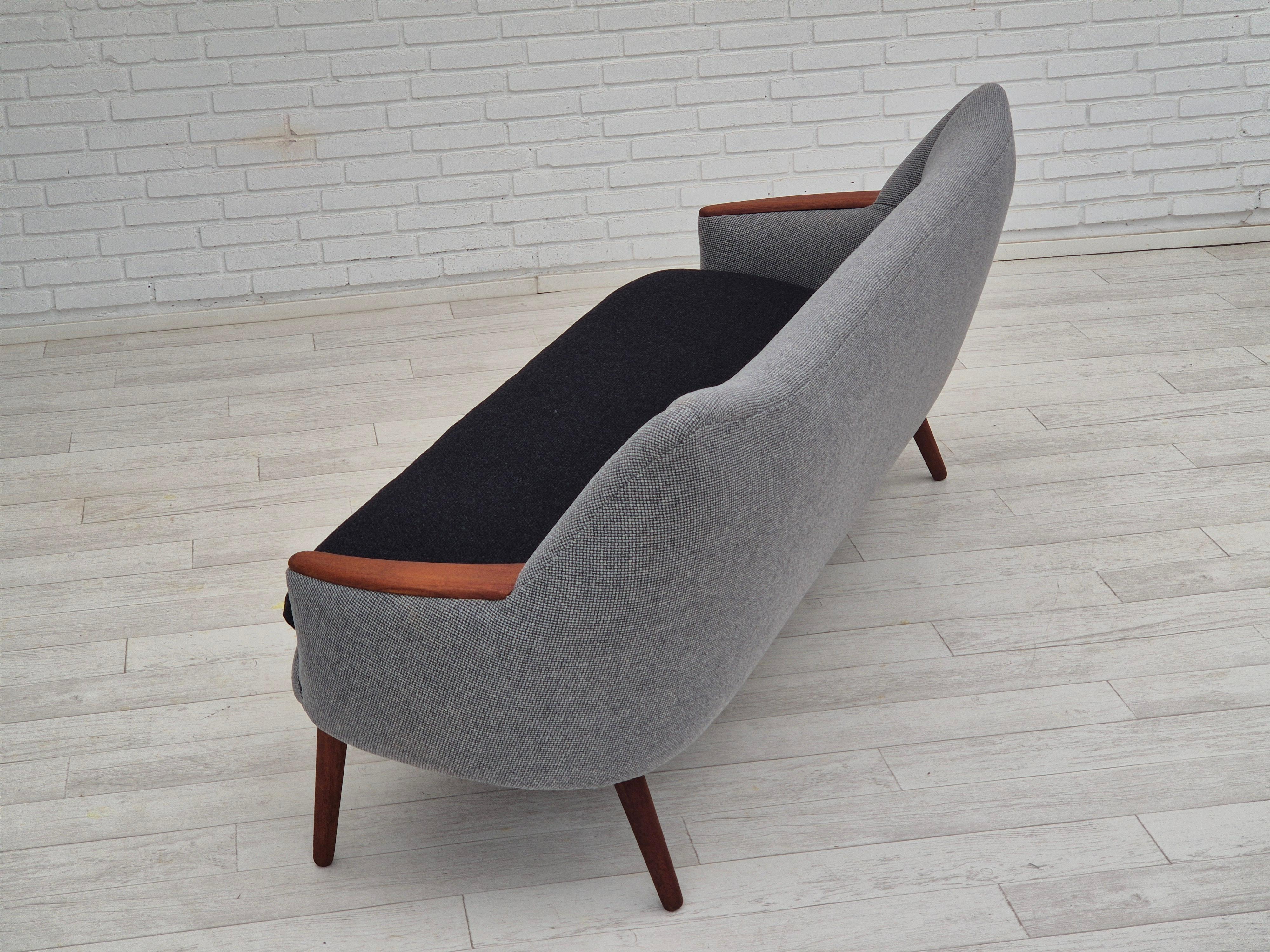 1960s, Danish sofa by Kurt Østervig model 58, completely reupholstered. For Sale 2