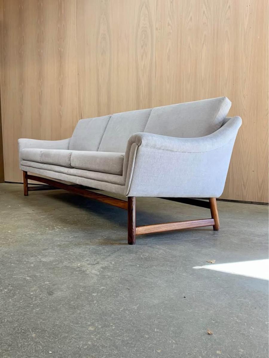 1960s Danish Sofa In Excellent Condition For Sale In Victoria, BC