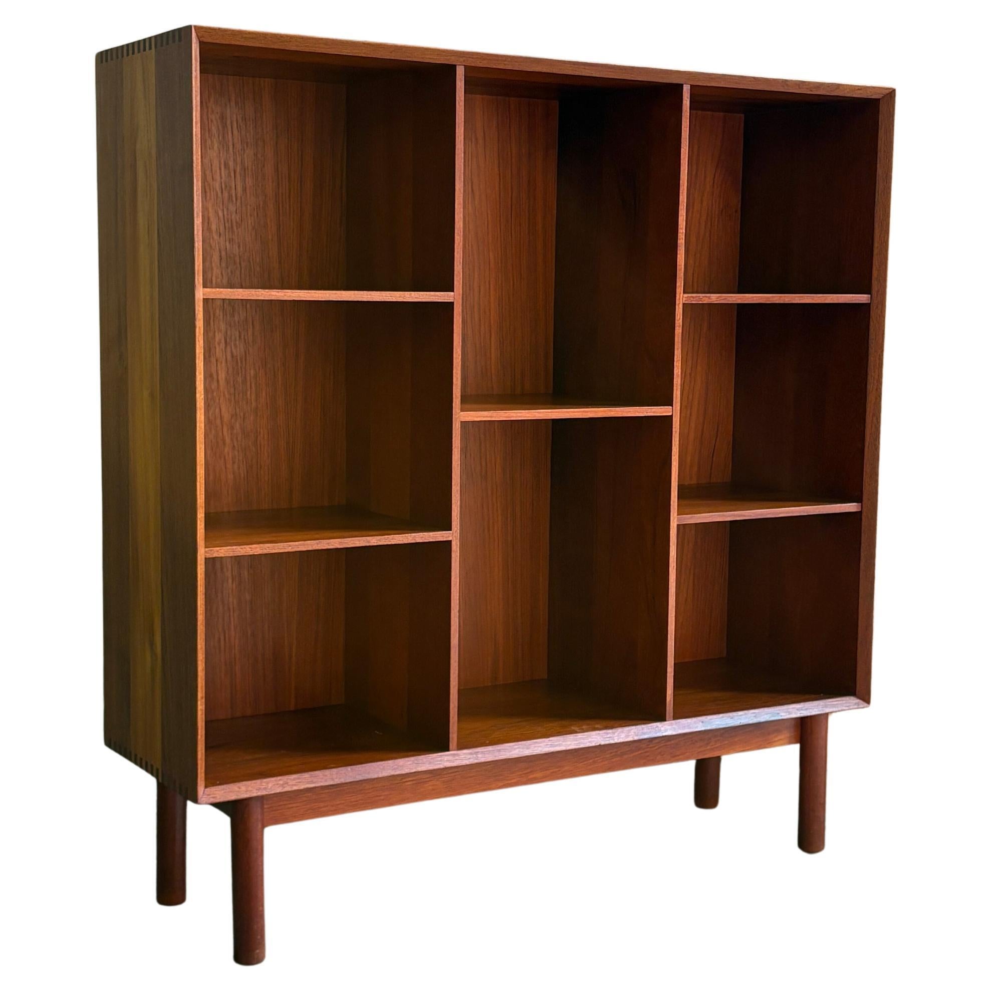 1960s Danish Solid Teak Bookcase by Peter Hvidt for Soborg Møbelfabrik
