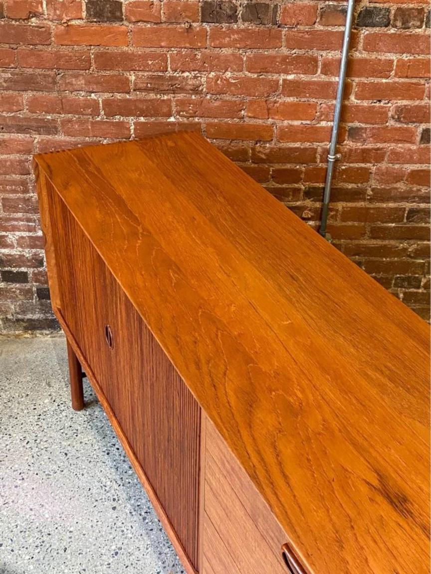 1960s Danish Solid Teak Credenza by Peter Hvidt In Excellent Condition For Sale In Victoria, BC
