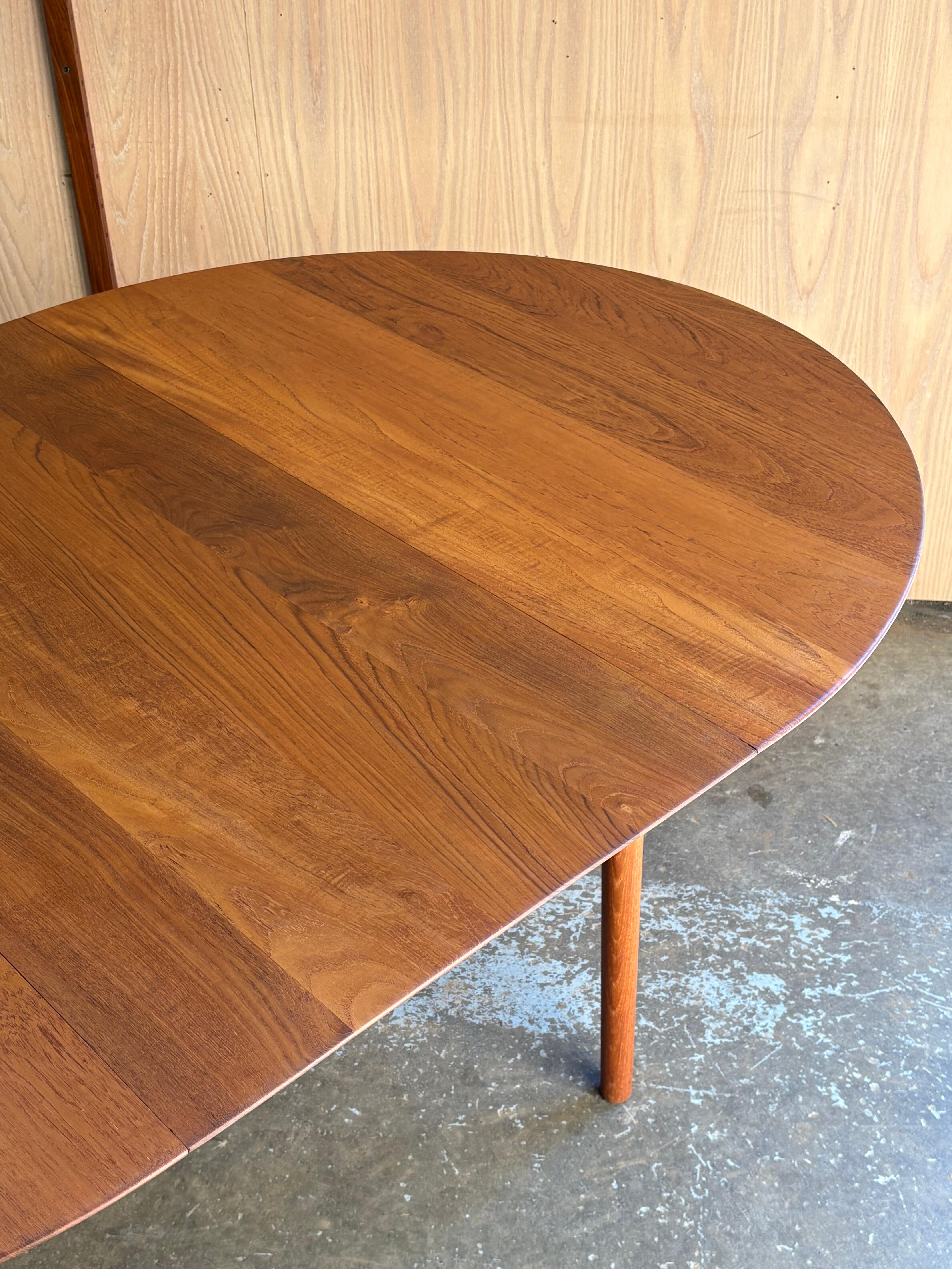 1960s Danish Solid Teak Dining Table by Peter Hvidt for Soborg For Sale 1