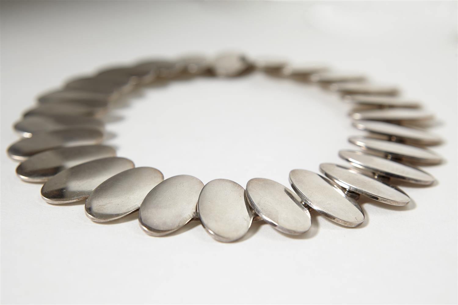 Sterling silver, Danish-made necklace. 

L: 40 cm/ 15 3/4'' 
