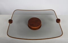 1960er Jahre Dänischer Stil Ernest Sohn Großes Käsetablett aus Rauchglas & Teakholz