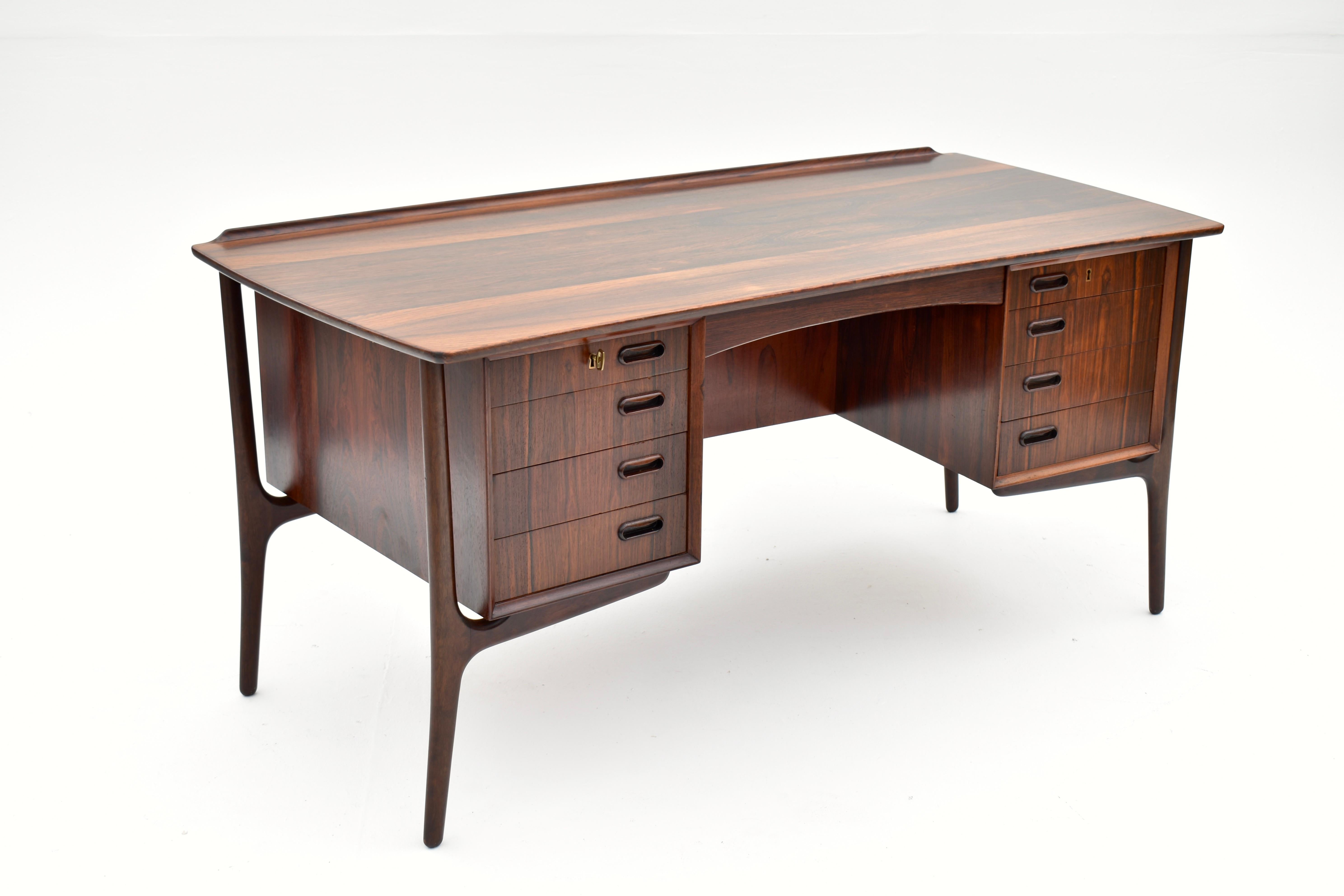 1960s Danish Svend Madsen Model 20 Rosewood Desk For H.P Hansens Mobelindustri For Sale 11