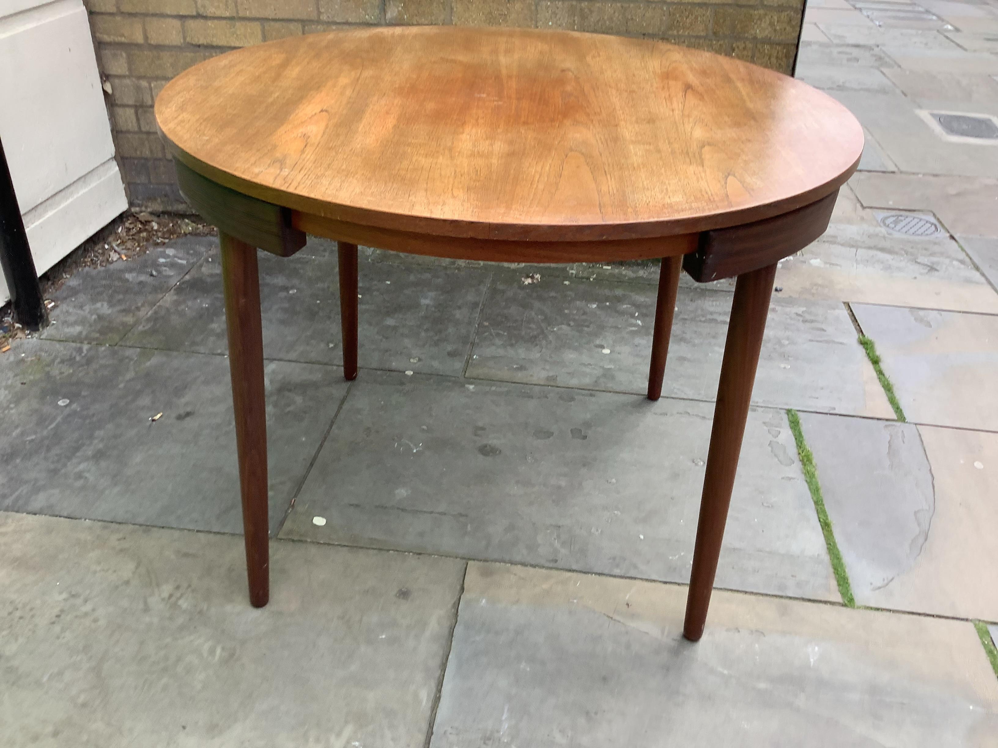1960s Danish table and chairs by Hans Olsen In Good Condition For Sale In London, Lambeth