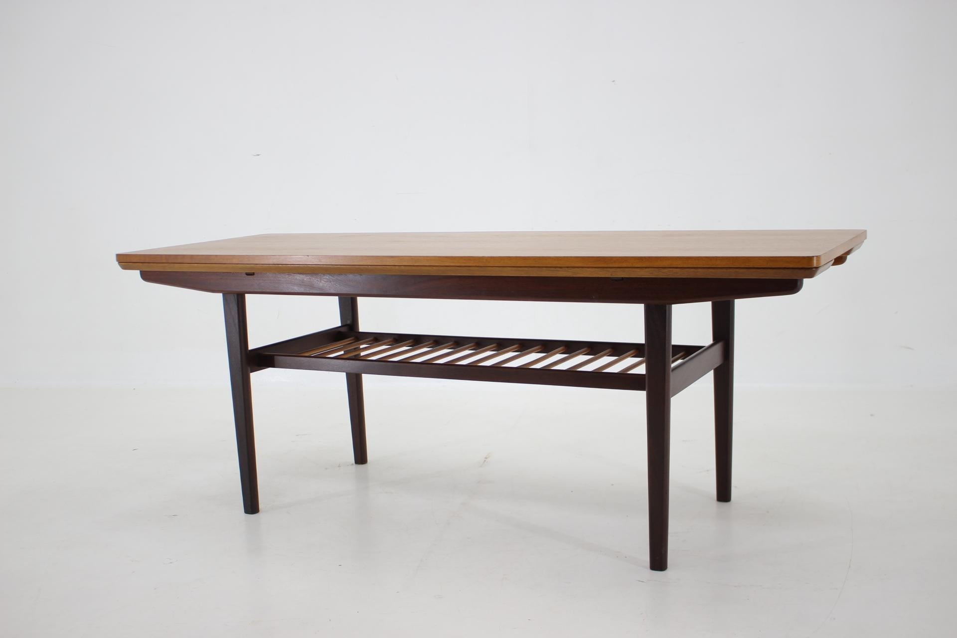 Mid-Century Modern 1960s Danish Teak Adjustable and Extendable Coffee Table, Denmark  For Sale