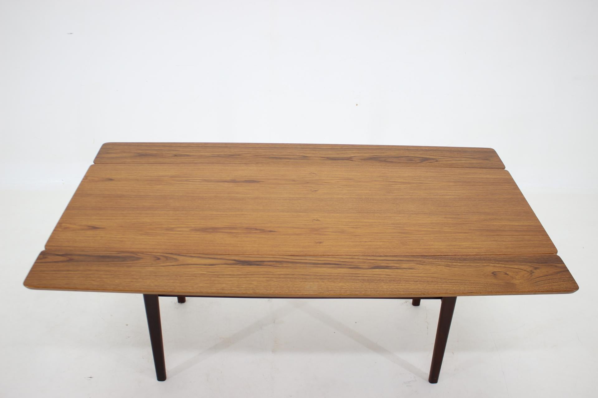 Mid-20th Century 1960s Danish Teak Adjustable and Extendable Coffee Table, Denmark  For Sale