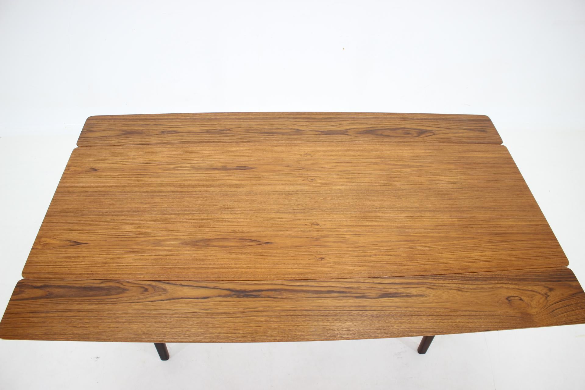 1960s Danish Teak Adjustable and Extendable Coffee Table, Denmark  For Sale 3