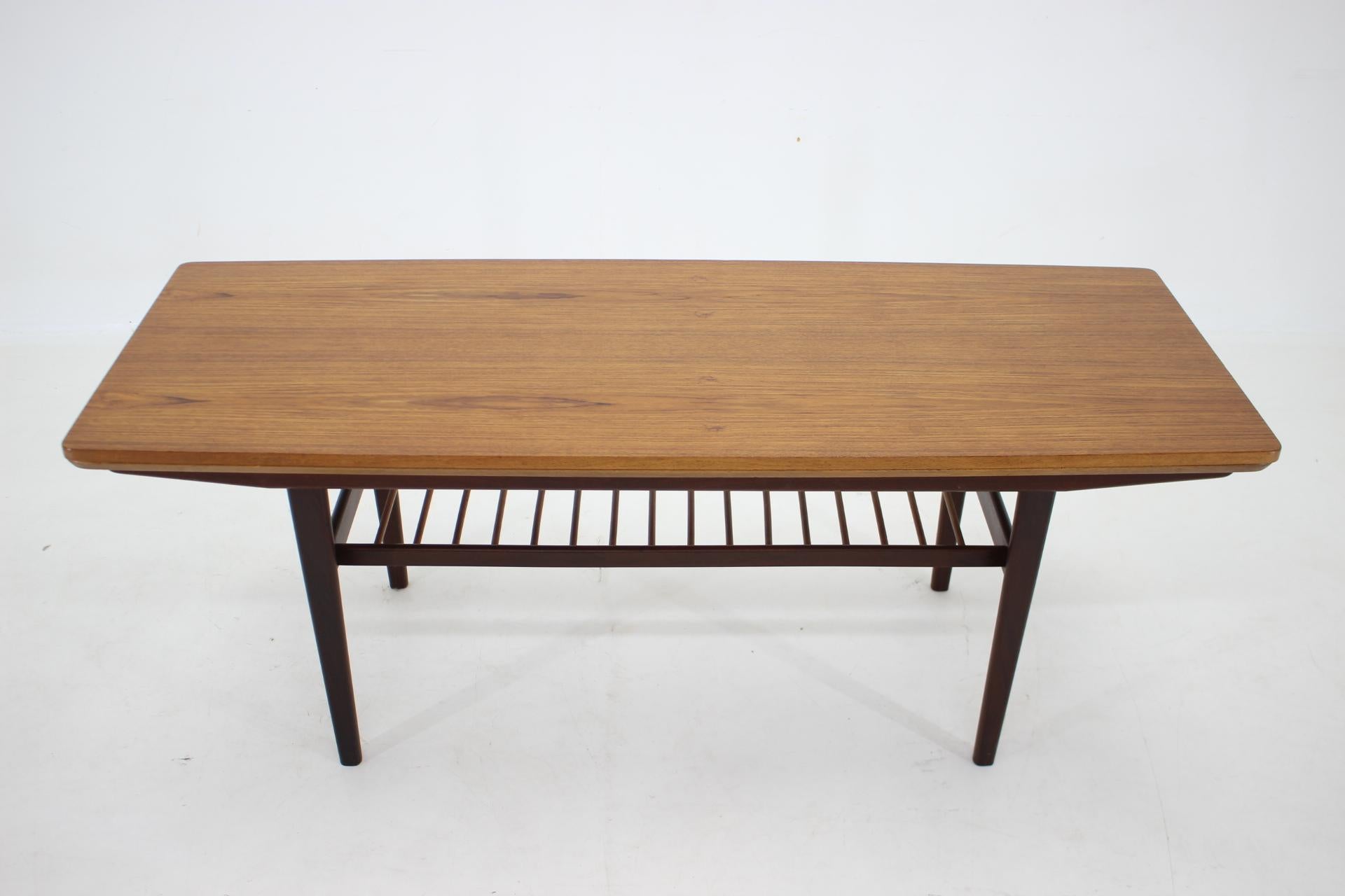 1960s Danish Teak Adjustable and Extendable Coffee Table, Denmark  For Sale 4