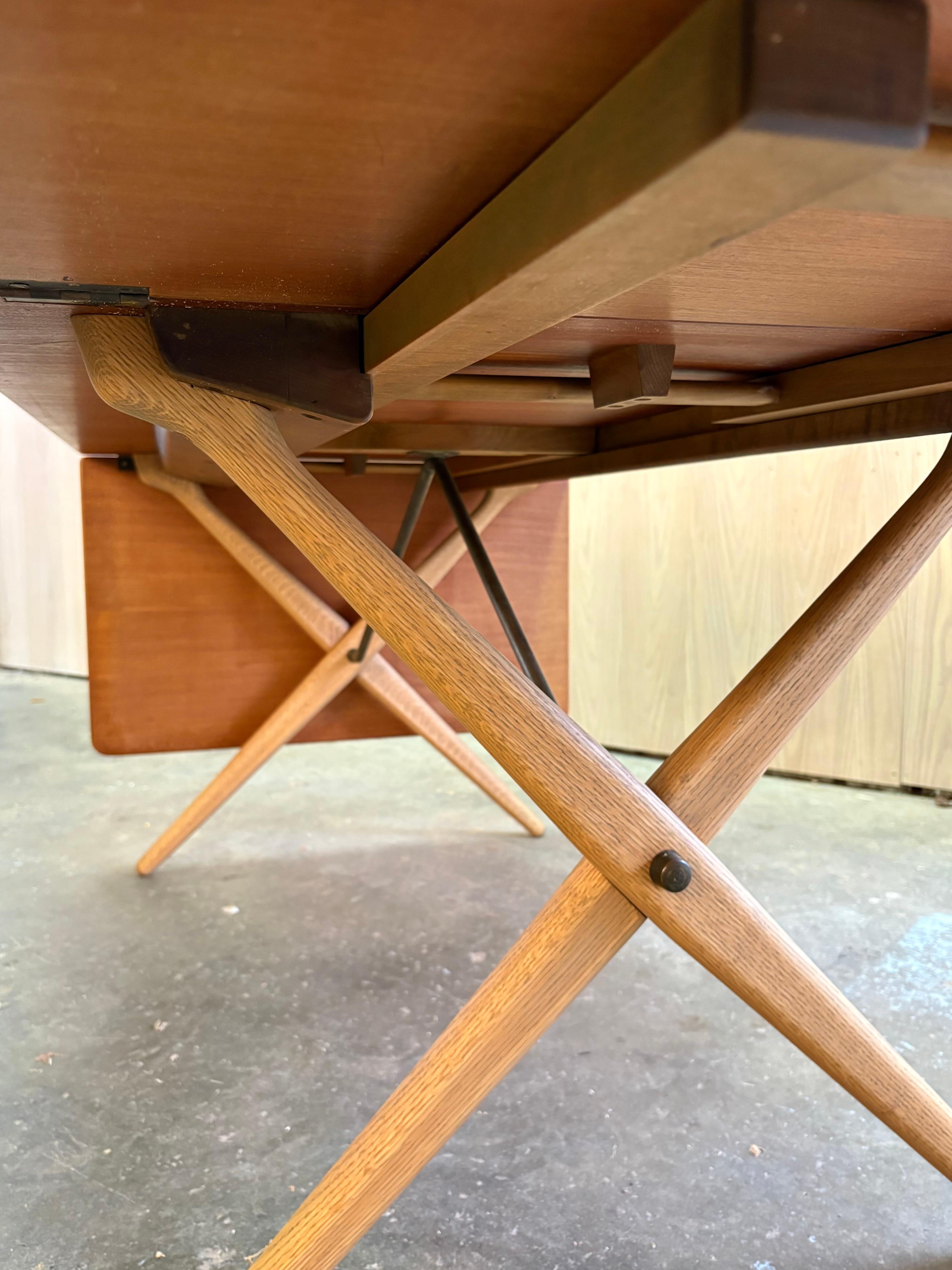 Mid-Century Modern 1960s Danish Teak and Oak AT-309 Dining Table by Hans Wegner for Andreas Tuck en vente