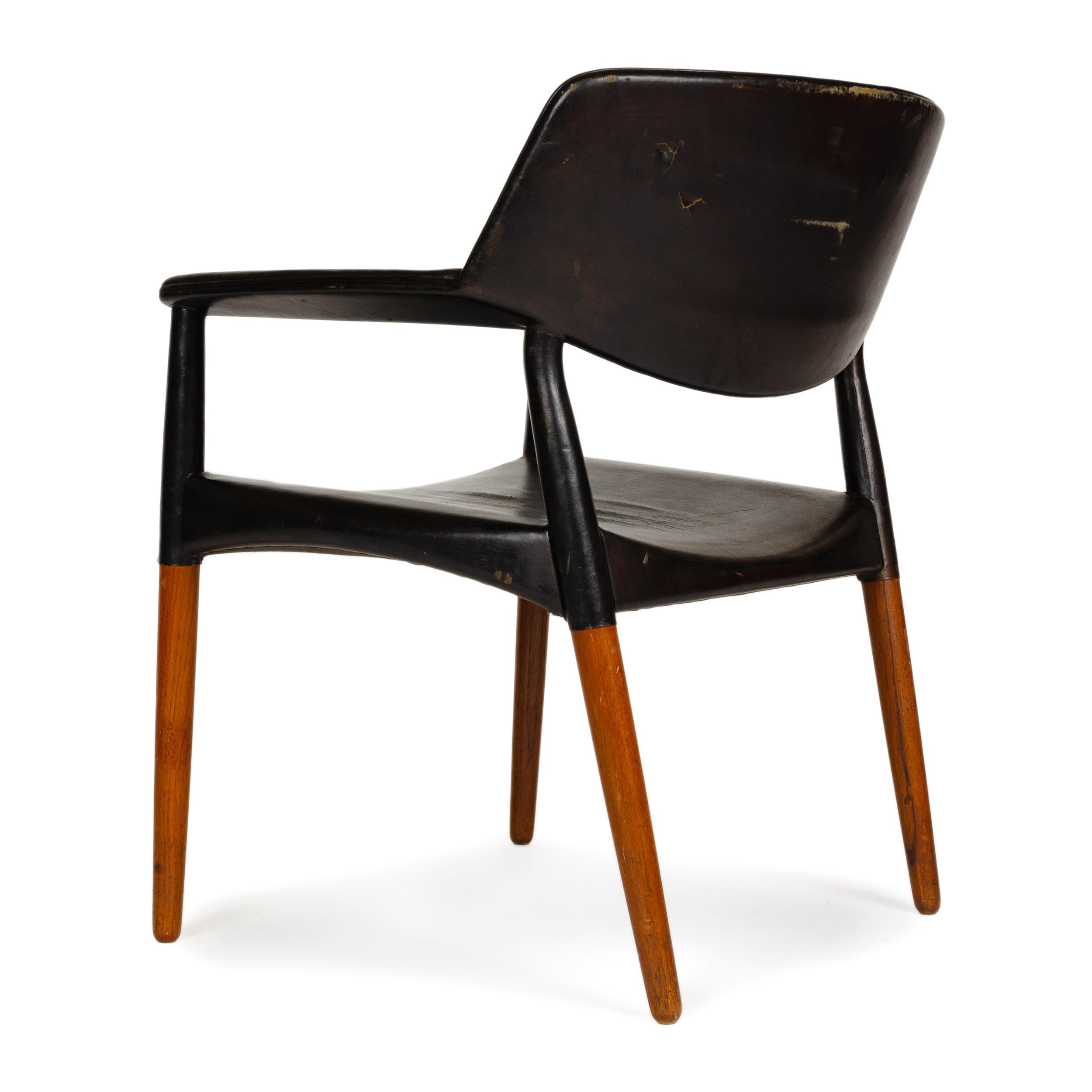 1960s Danish Teak Armchair by Ejner Larsen & Aksel Bender Madsen for Willy Beck In Good Condition For Sale In Sagaponack, NY