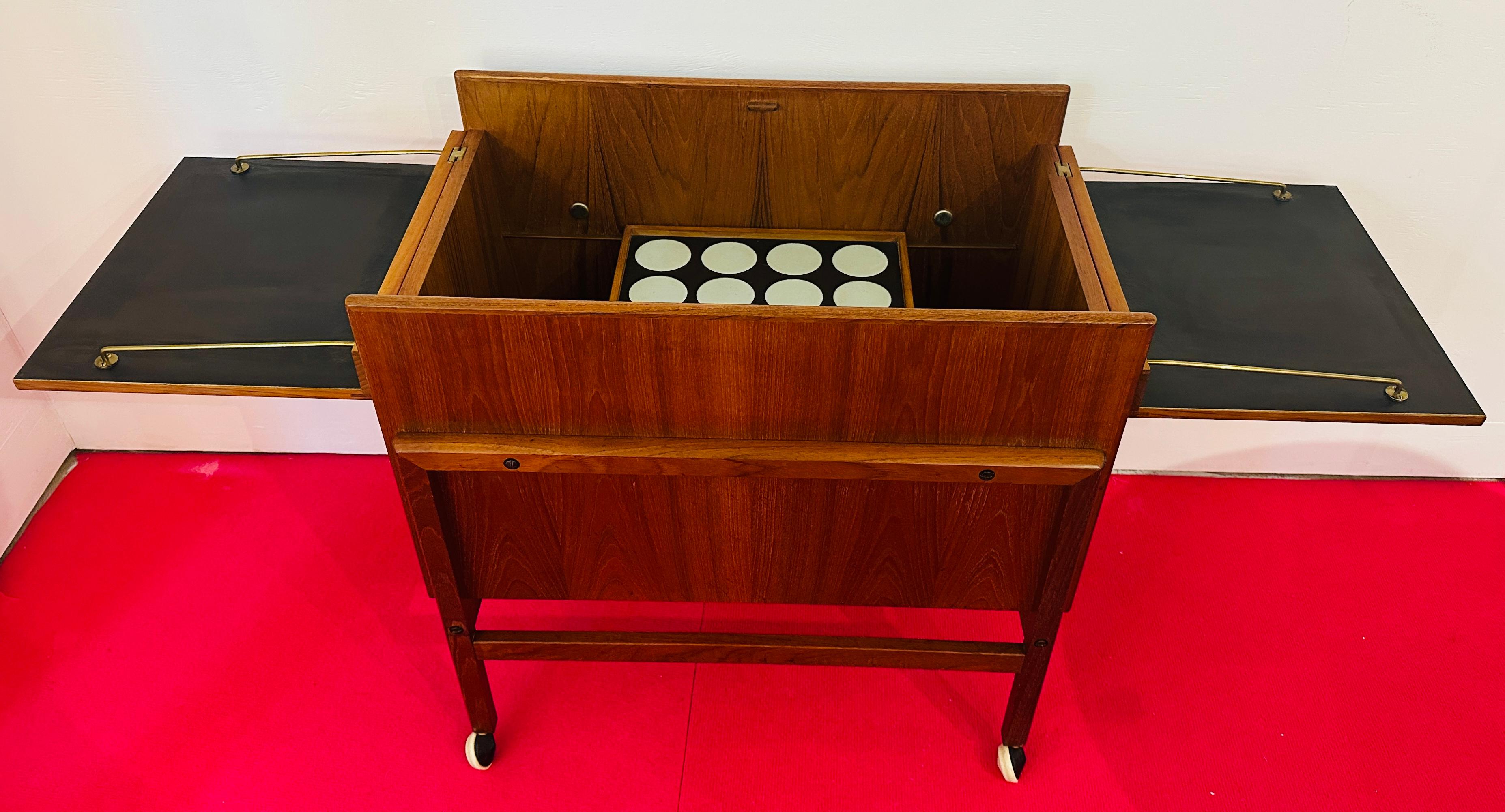 1960s Danish Teak Arrebo Møbler Folding Drinks Cart Bar Trolley Andreas Hansen en vente 4