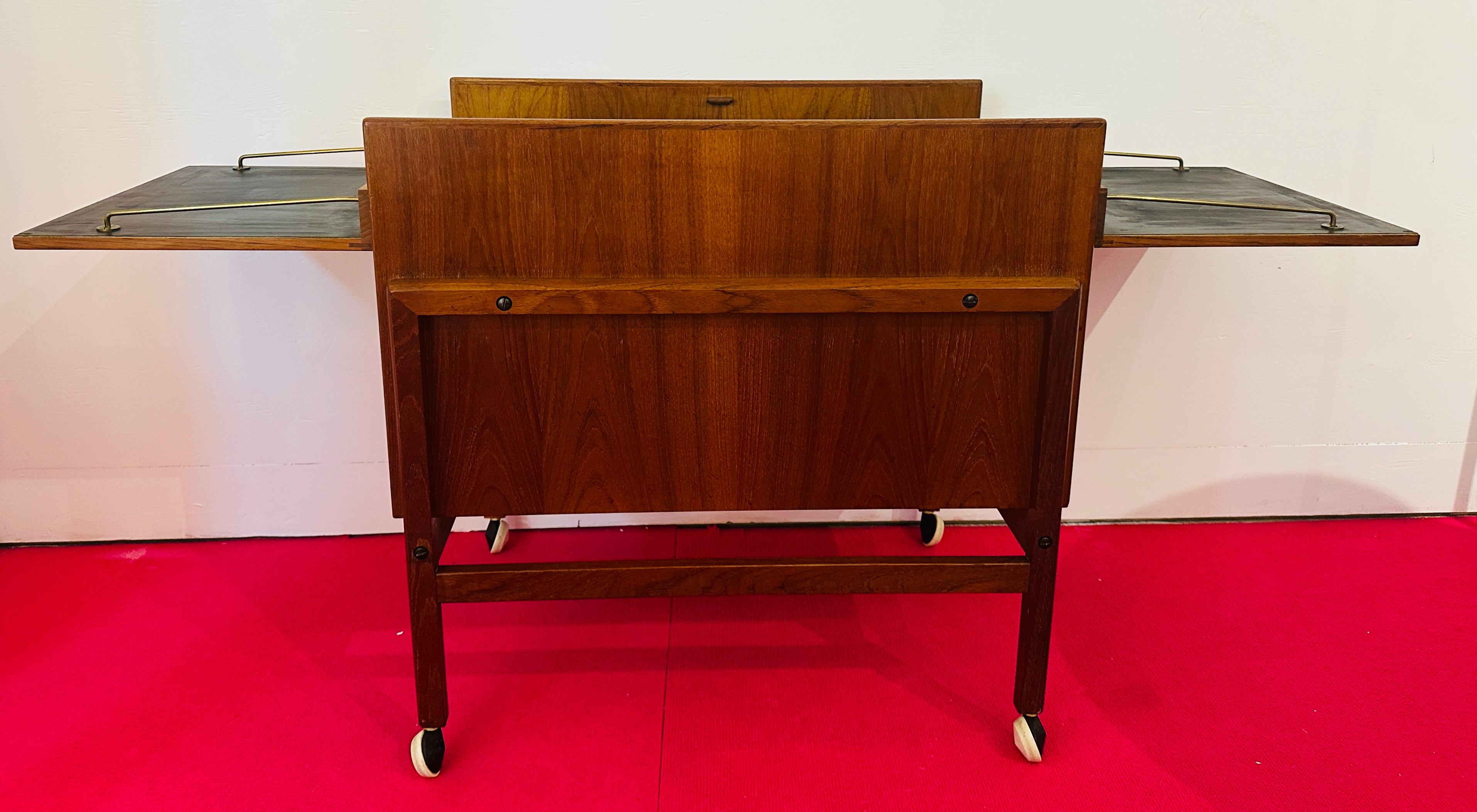 1960s Danish Teak Arrebo Møbler Folding Drinks Cart Bar Trolley Andreas Hansen en vente 7