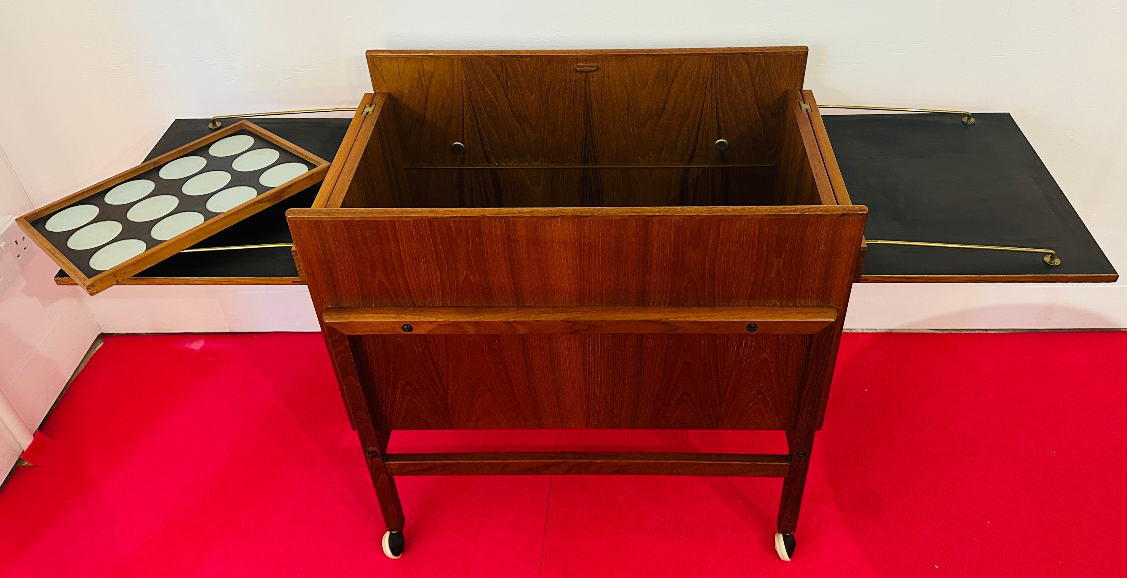 1960s Danish Teak Arrebo Møbler Folding Drinks Cart Bar Trolley Andreas Hansen en vente 10