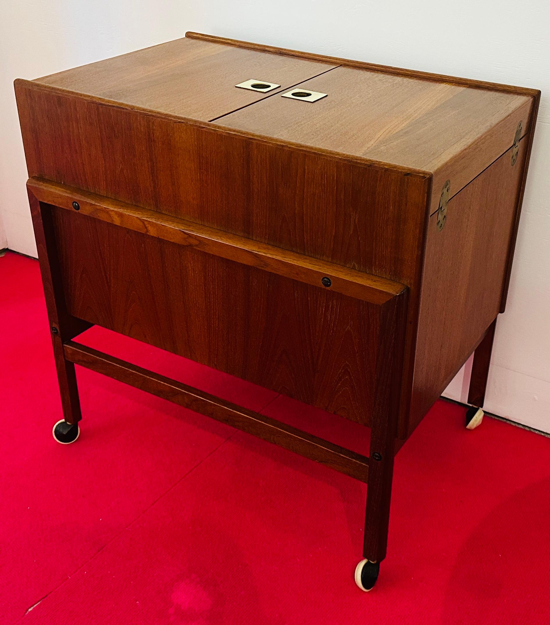 1960s Danish Teak Arrebo Møbler Folding Drinks Cart Bar Trolley Andreas Hansen en vente 12
