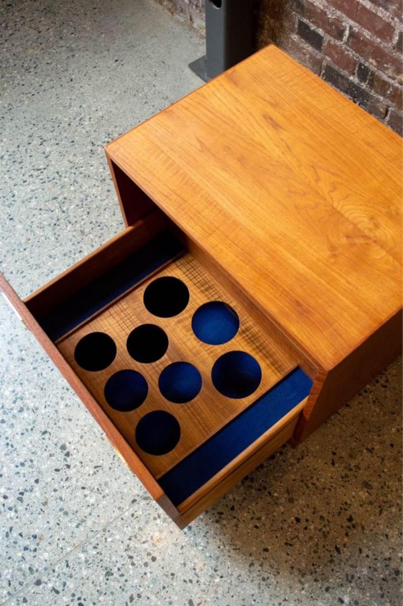 1960s Danish Teak Bar Cabinet  Side Table In Excellent Condition For Sale In Victoria, BC