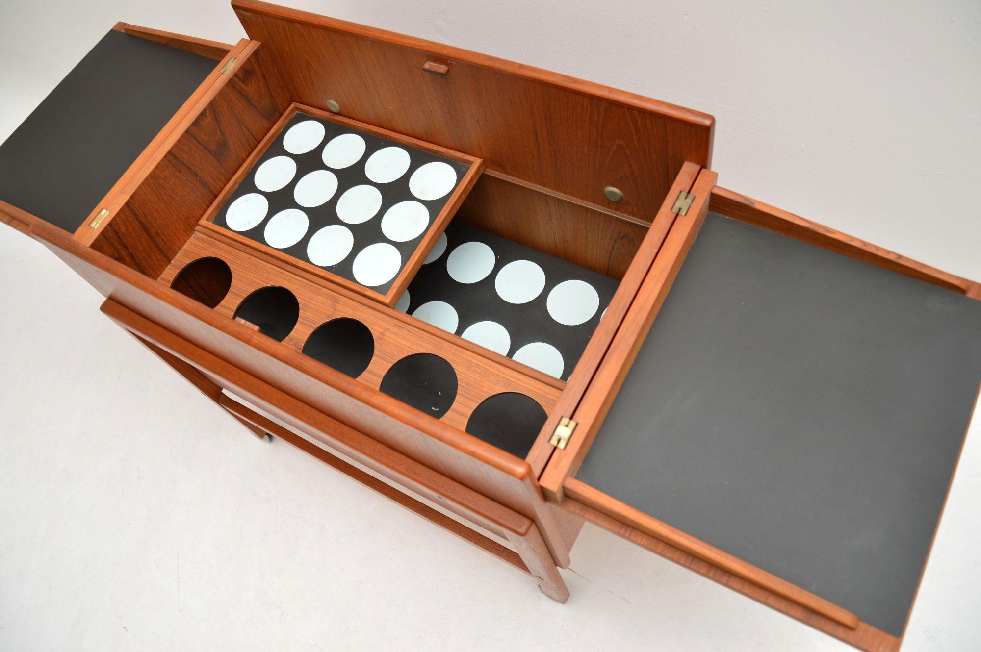 Mid-Century Modern 1960s Danish Teak Bar Cart Drinks Trolley by Andreas Hansen