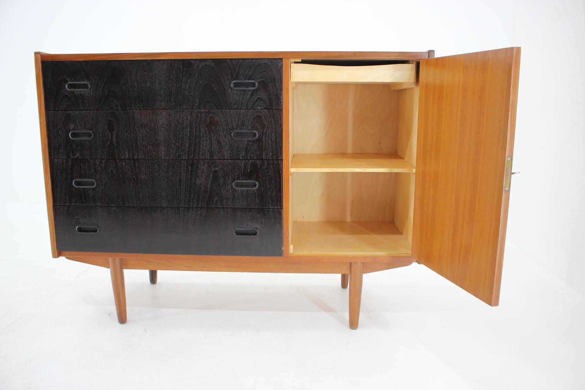 1960s Danish Teak Cabinet by Kaergaards Mobelfabrik, Denmark For Sale 7