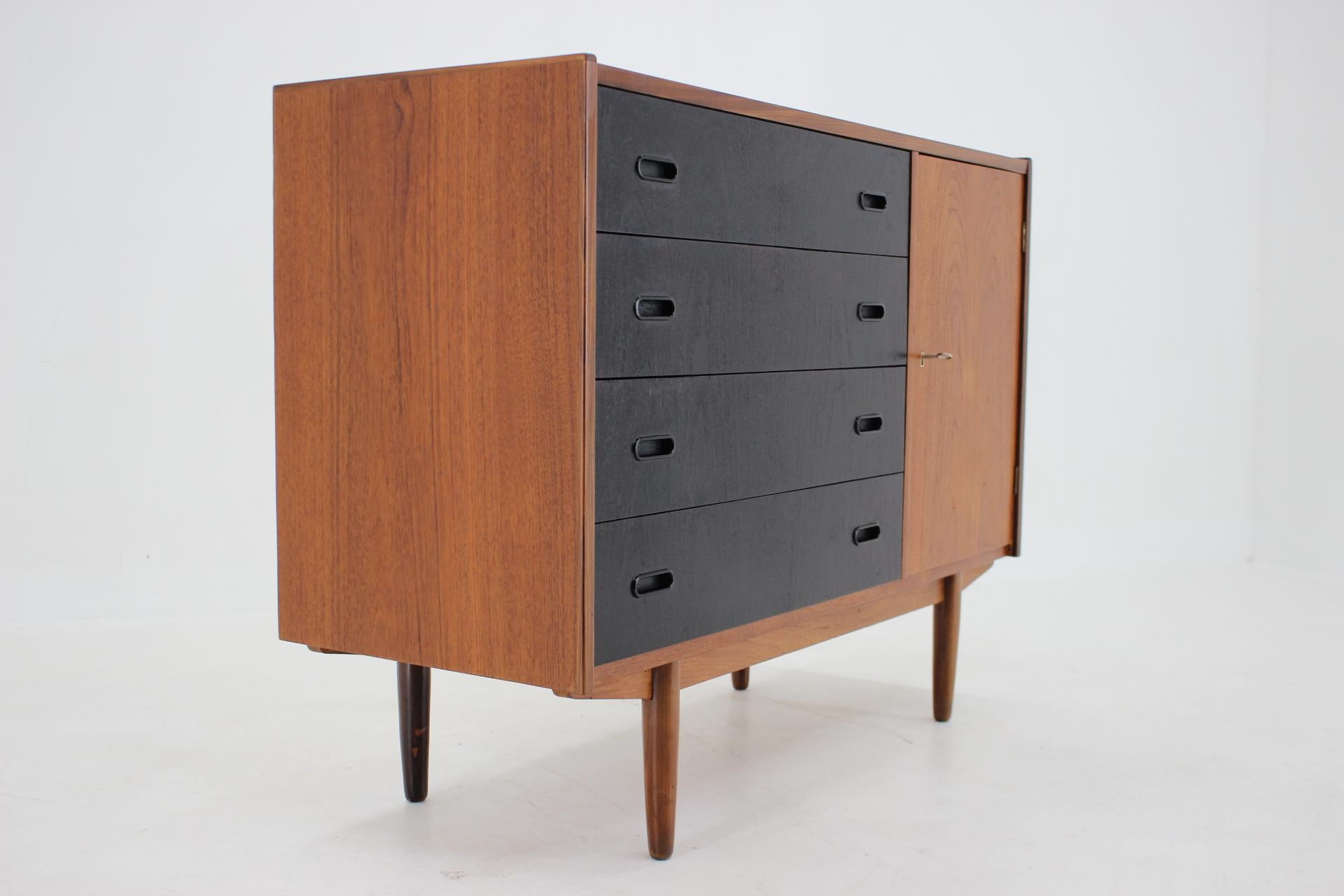 Mid-Century Modern 1960s Danish Teak Cabinet by Kaergaards Mobelfabrik, Denmark For Sale