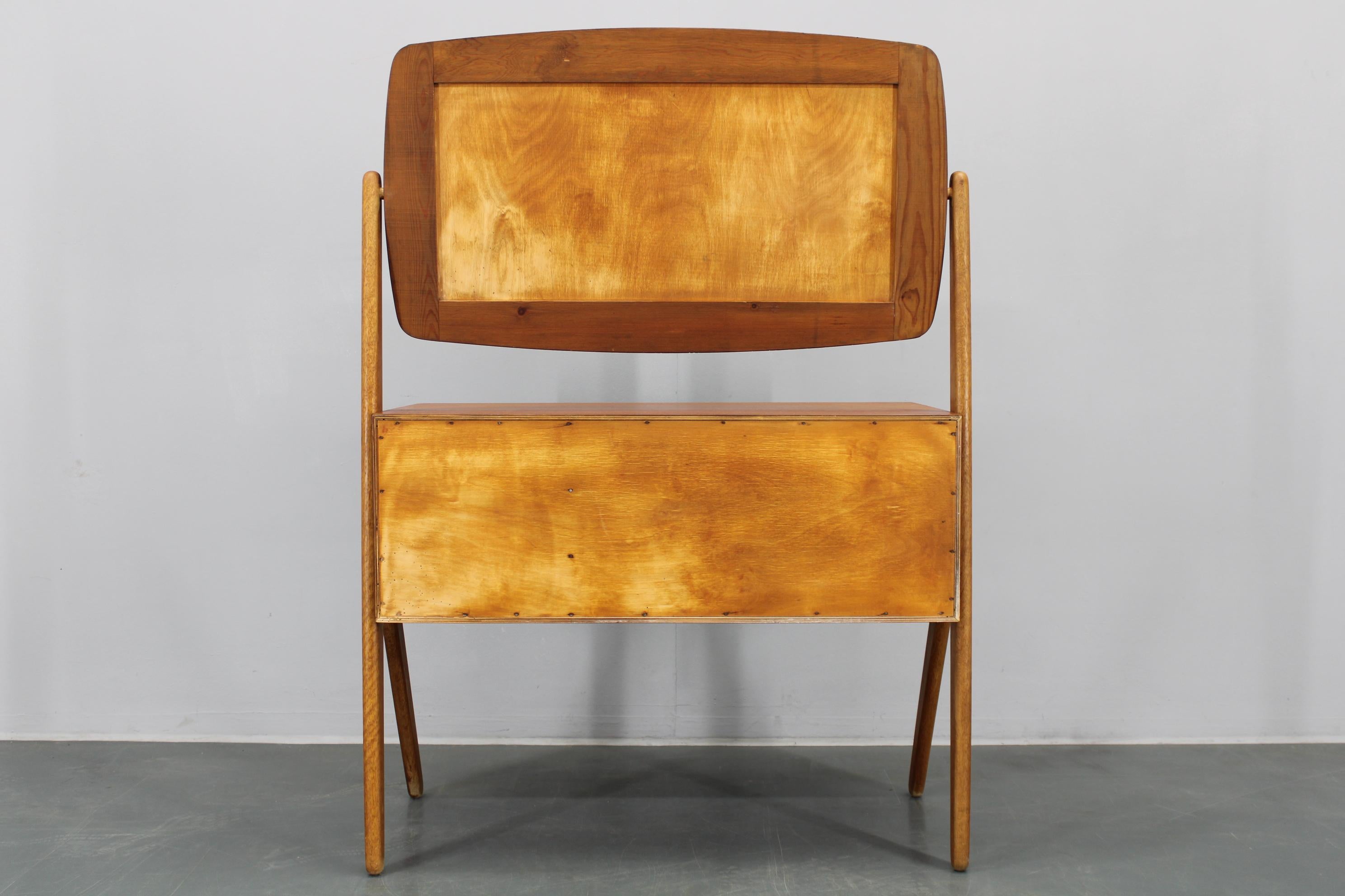 Armadio danese in teak del 1960 con specchio in vendita 6