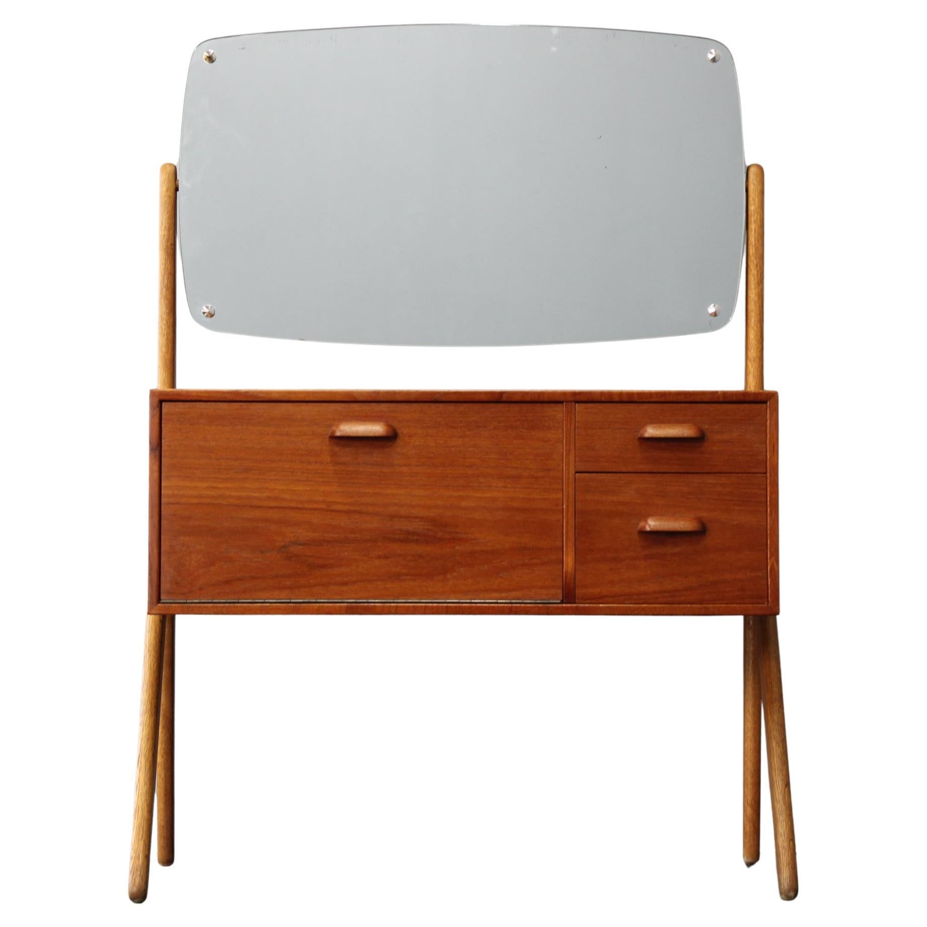 Armoire danoise des années 1960 avec miroir