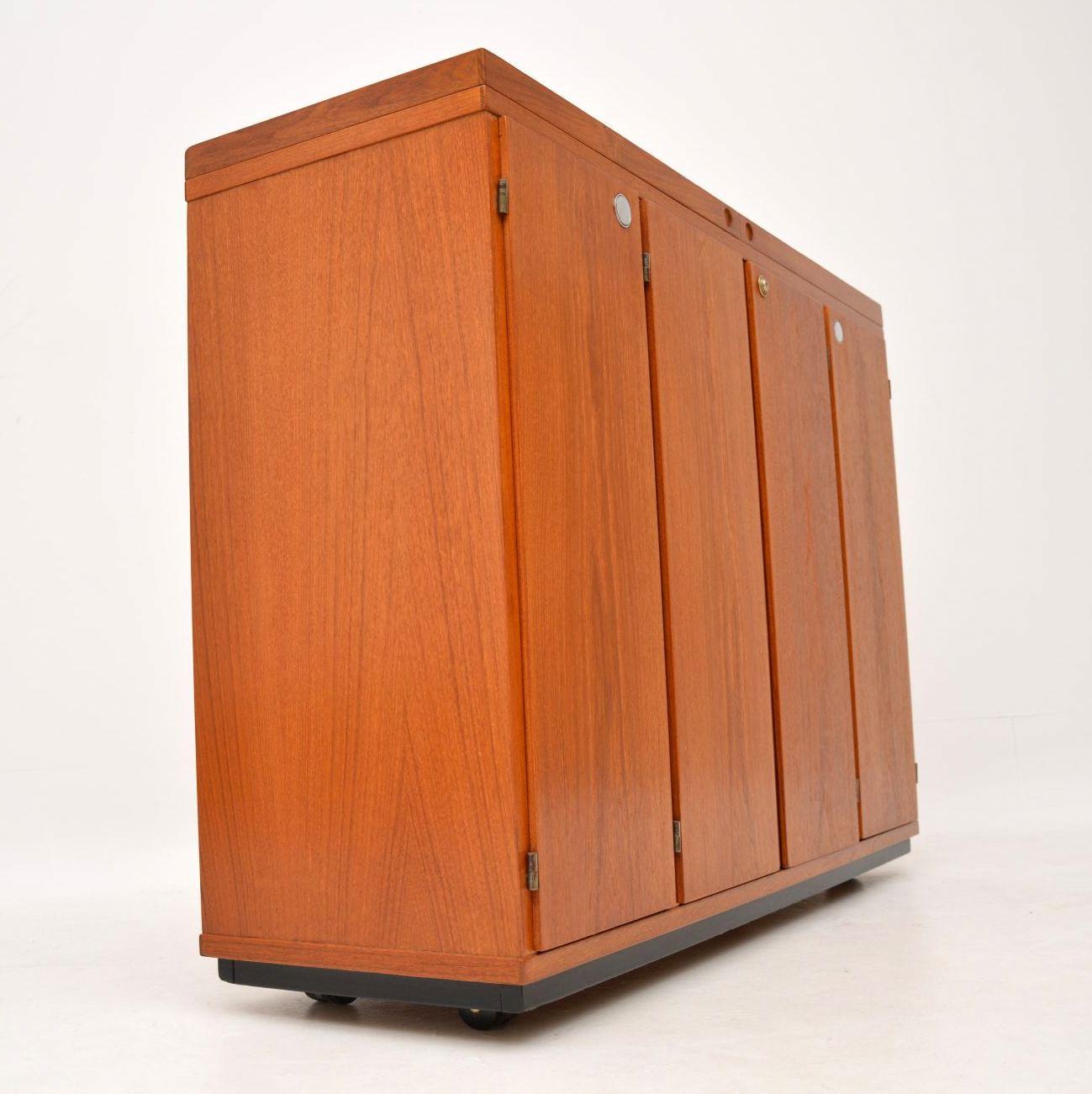 1960s Danish Teak Captains Bar / Drinks Cabinet by Dyrlund In Good Condition In London, GB