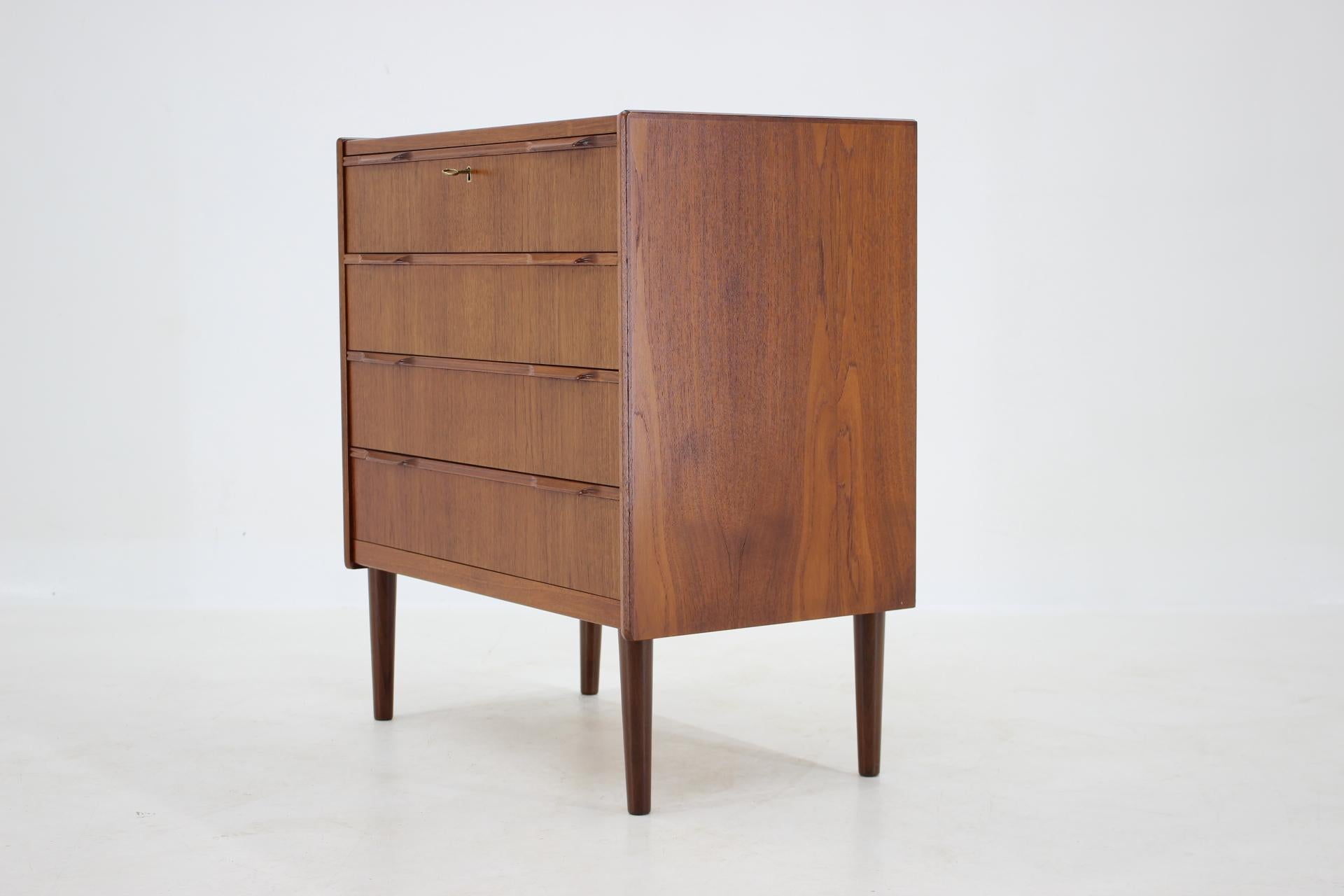 Mid-Century Modern 1960s Danish Teak Chest of Drawers