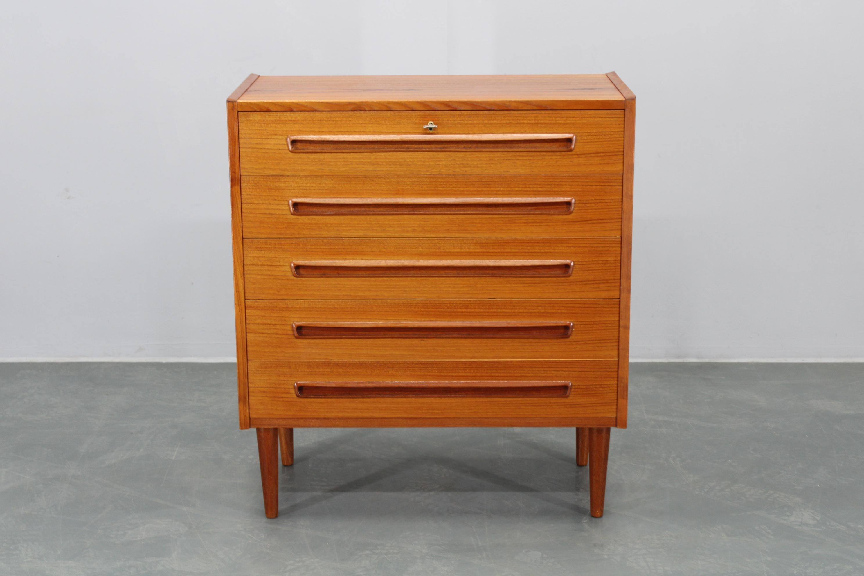 Mid-Century Modern 1960s Danish Teak Chest of Drawers For Sale