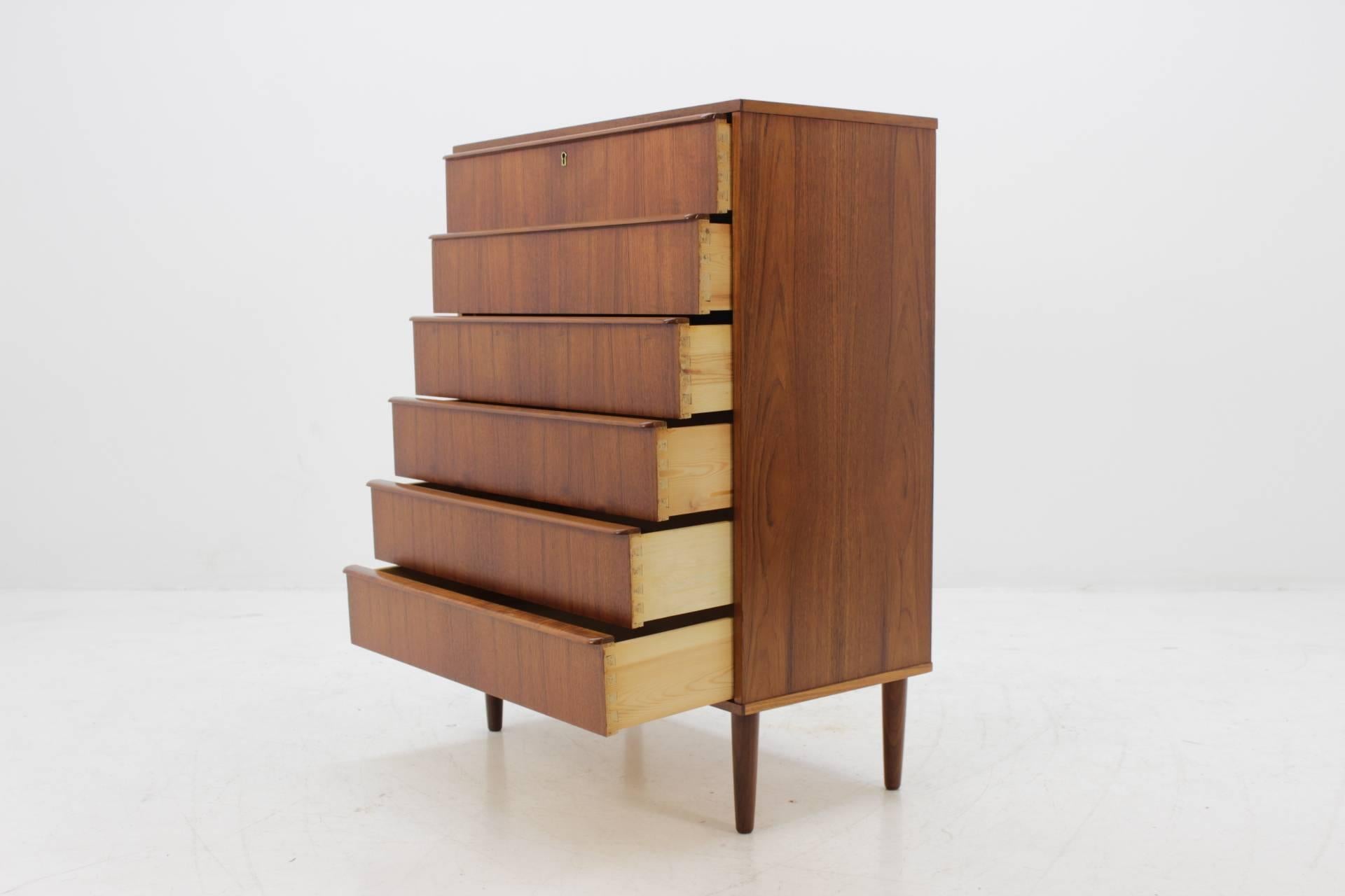 1960s Danish Teak Chest of Drawers In Good Condition In Praha, CZ