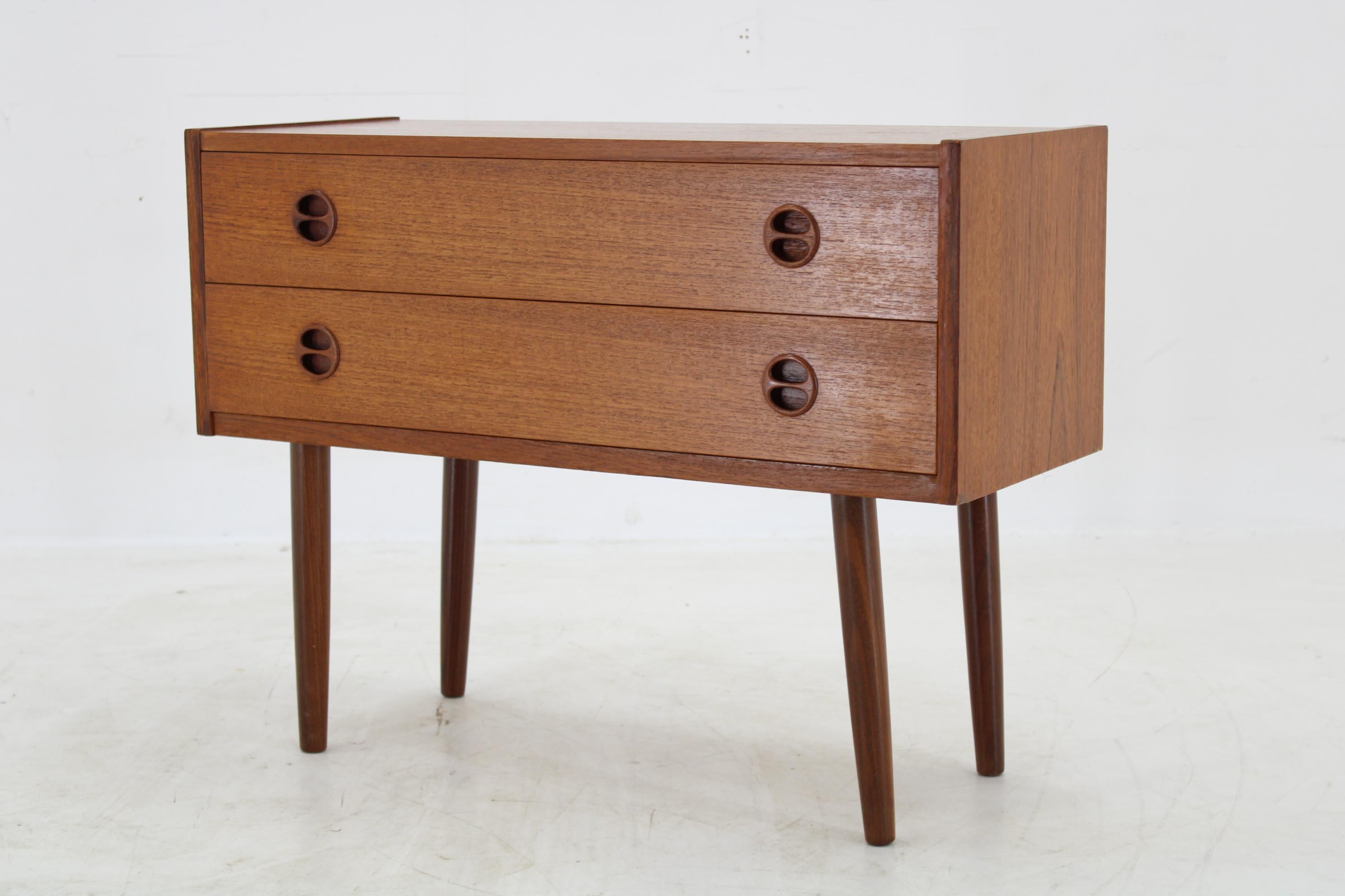 1960s Danish Teak Chest of Drawers In Good Condition In Praha, CZ