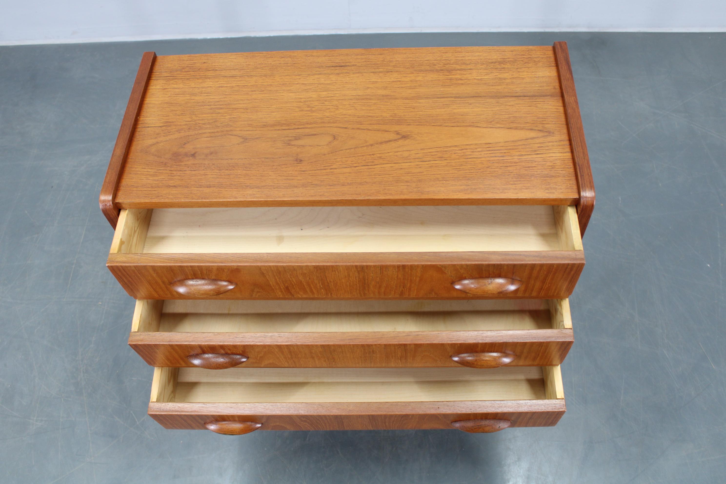 Wood 1960s Danish Teak Chest of Drawers For Sale