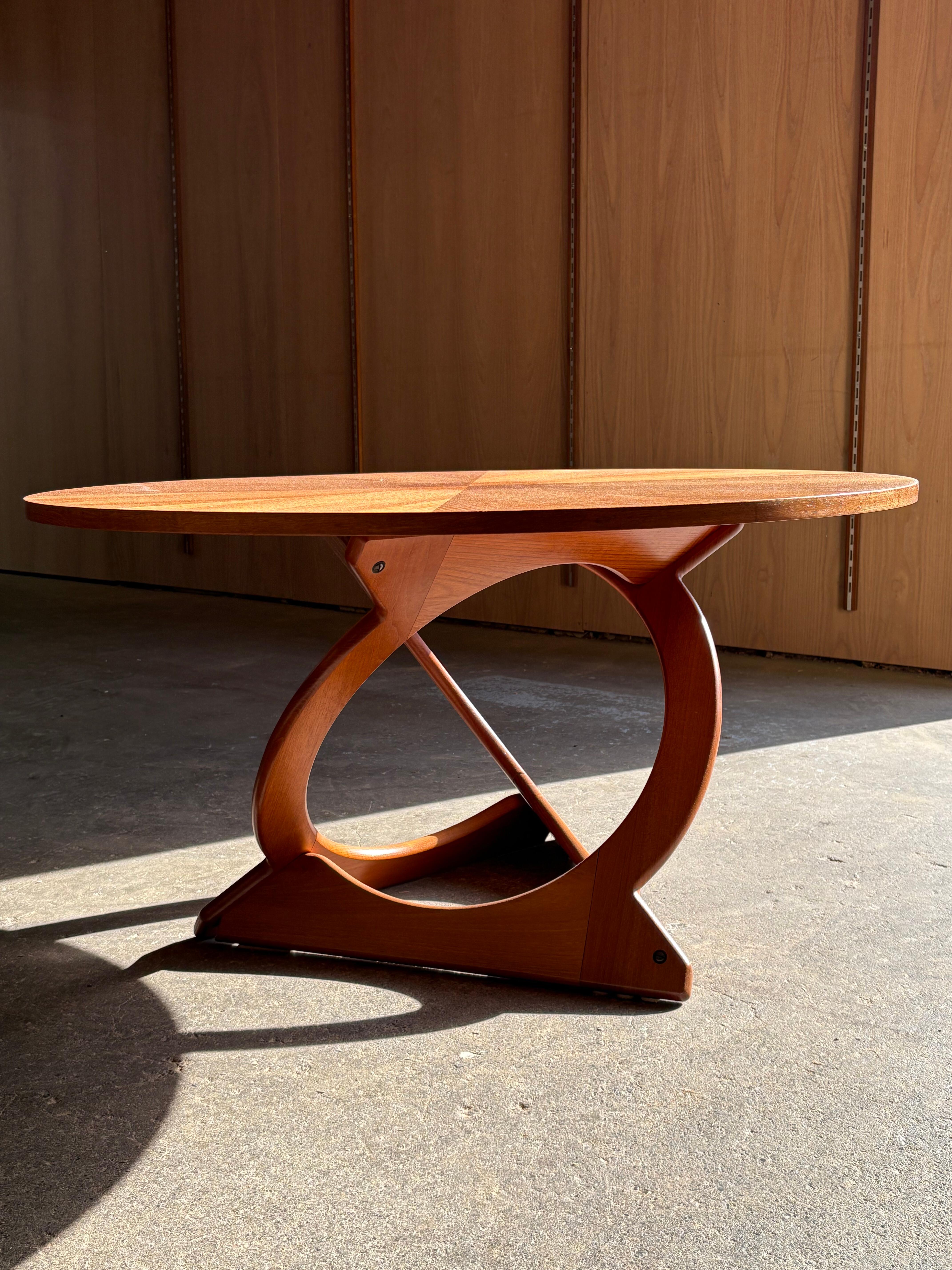 1960s Danish Teak Coffee Table by Georg Jensen In Excellent Condition For Sale In Victoria, BC