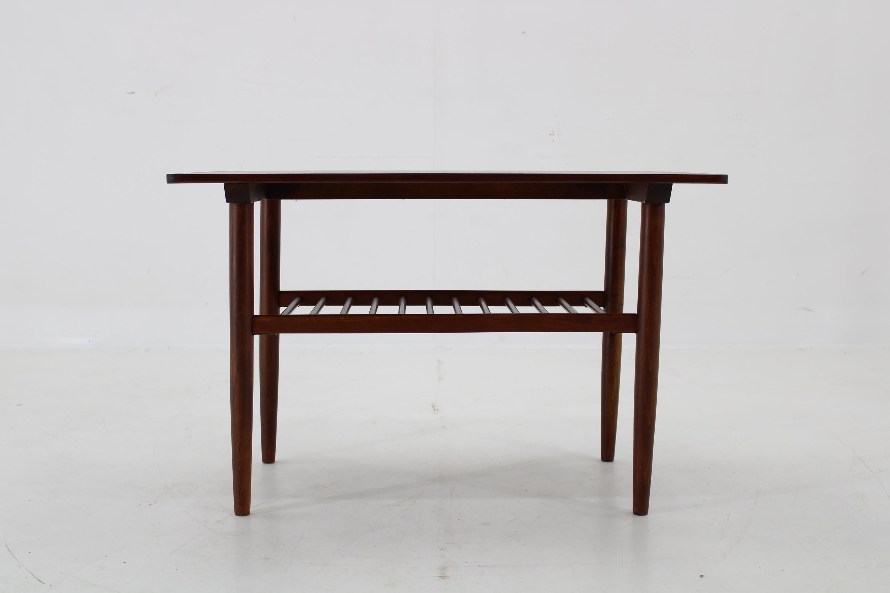 Mid-Century Modern Table basse danoise en teck des années 1960 en vente