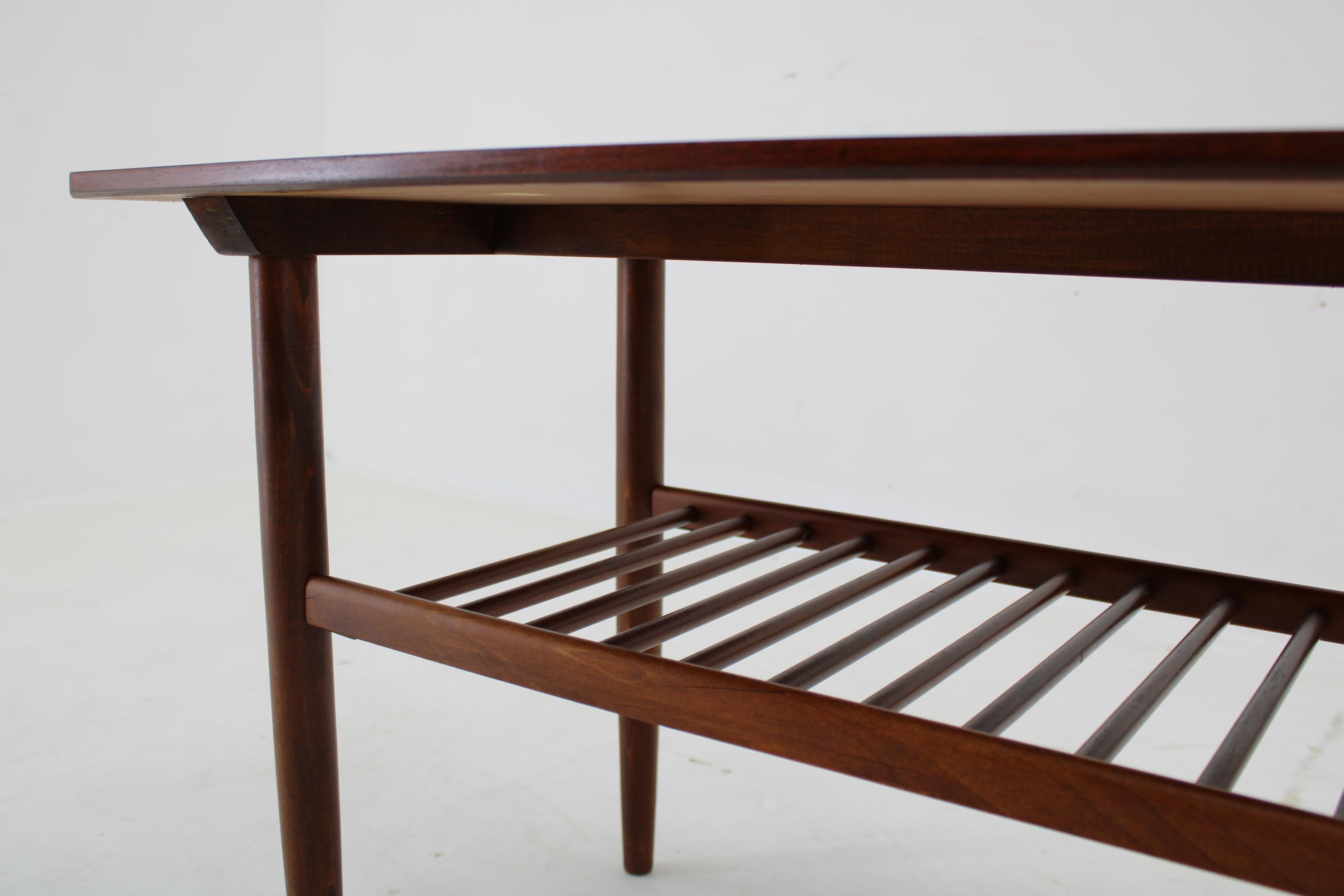 Table basse danoise en teck des années 1960 en vente 1