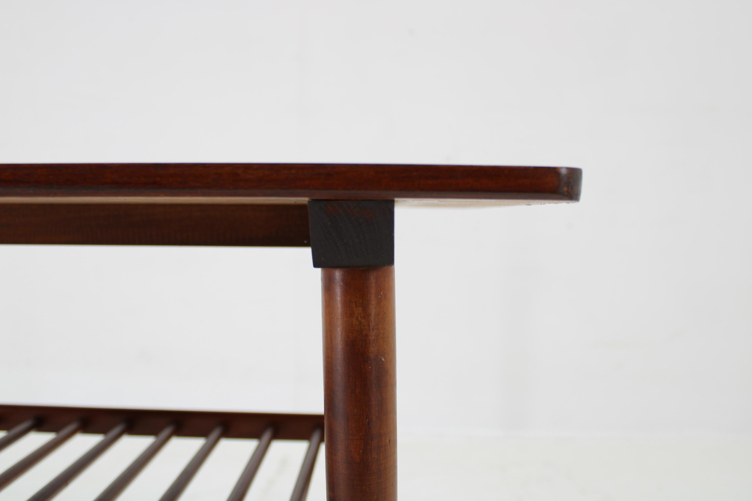 Table basse danoise en teck des années 1960 en vente 2