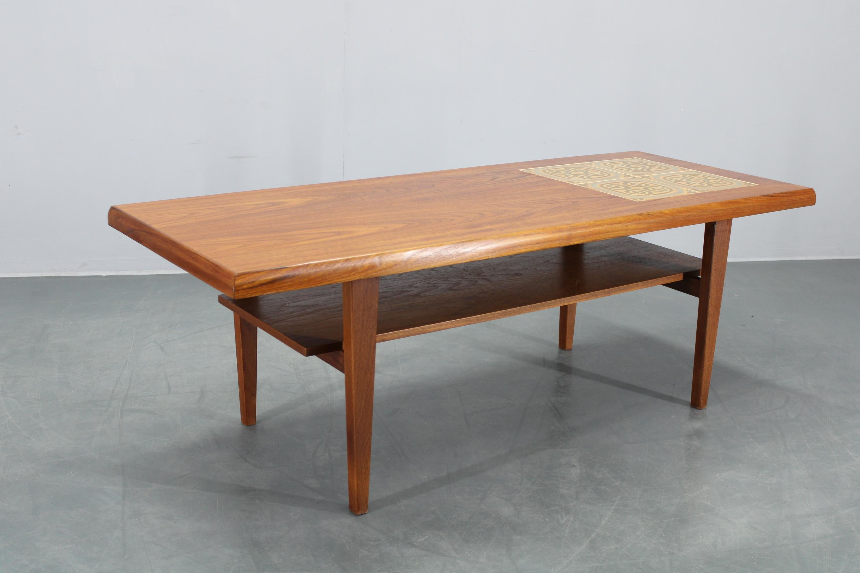 Mesa de centro danesa de teca de los años 60 con azulejos en venta 5