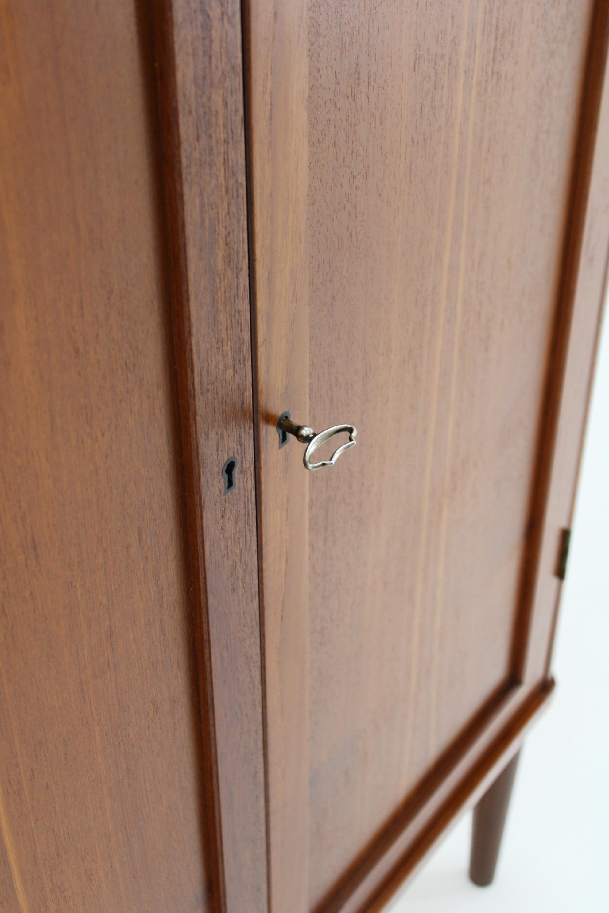 refurbished corner cabinet