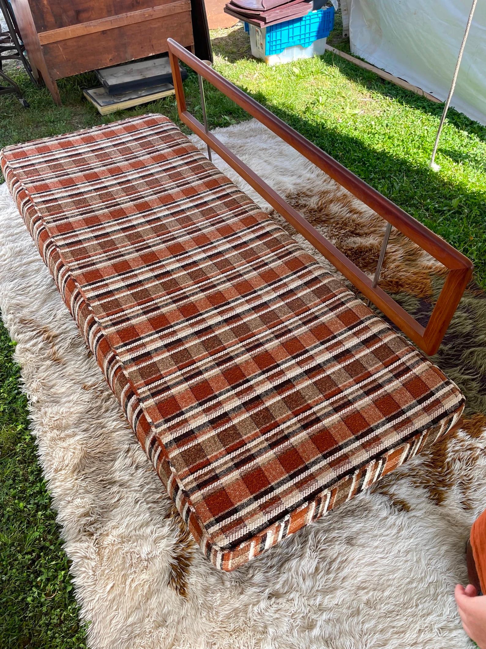 cottage style daybed