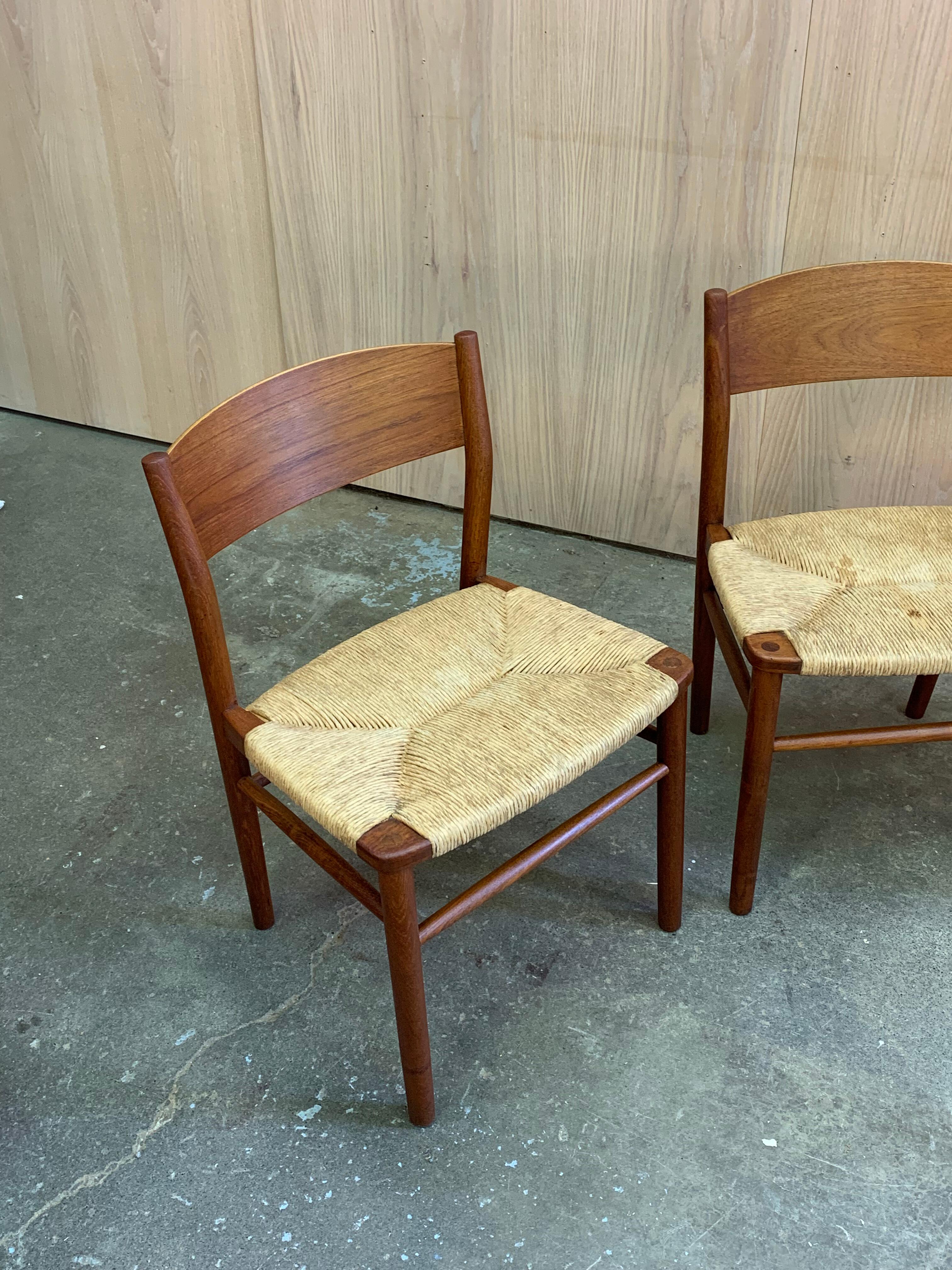 1960er Jahre Dänische Teakholz-Esszimmerstühle von Børge Mogensen (Moderne der Mitte des Jahrhunderts) im Angebot