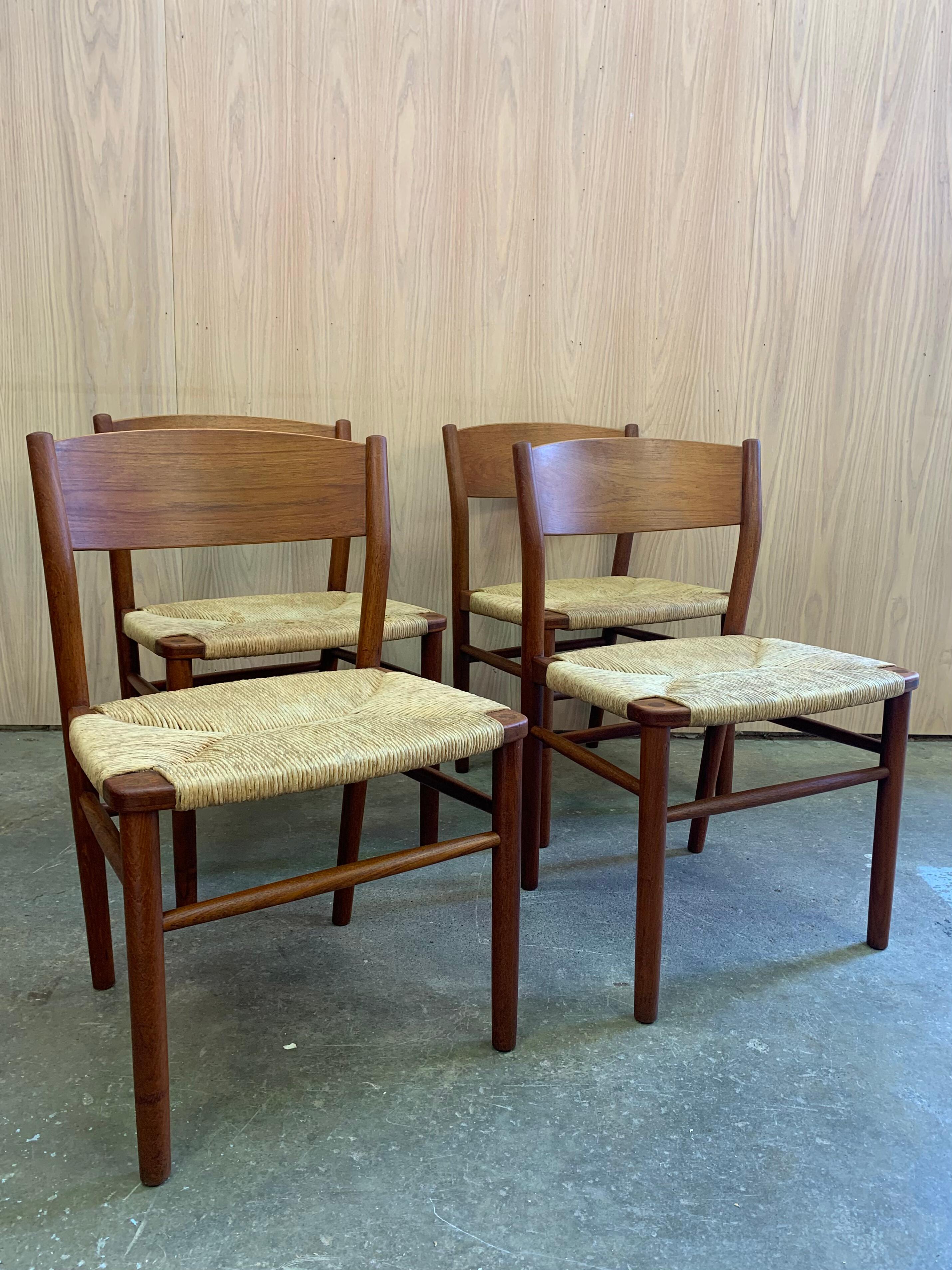 1960er Jahre Dänische Teakholz-Esszimmerstühle von Børge Mogensen im Zustand „Hervorragend“ im Angebot in Victoria, BC