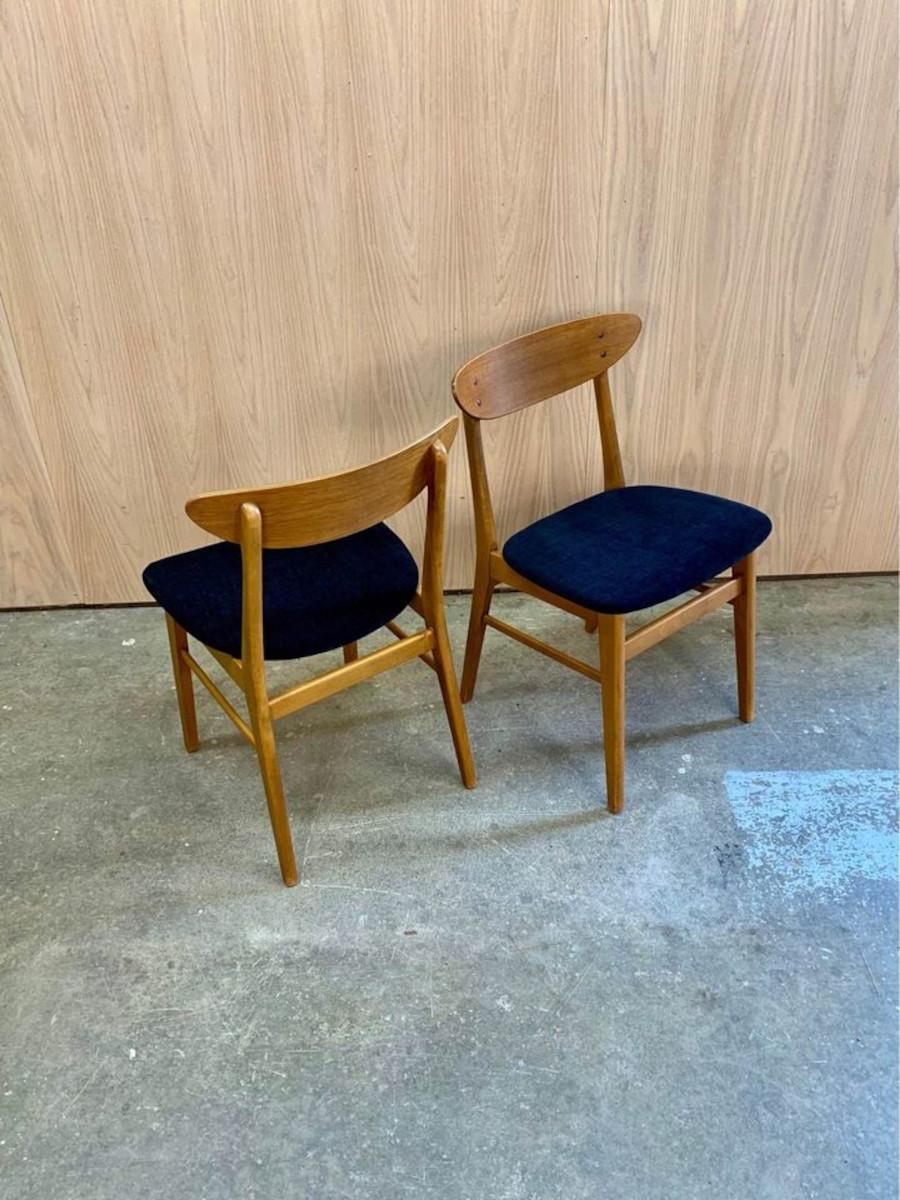 Freshly restored, we’re pleased to present this set of seven Danish dining chairs by Farstrup, crafted in the 1960s from teak and beech. Showcasing mortise-and-tenon construction and classic mid-century teak ply backrests, these chairs have been