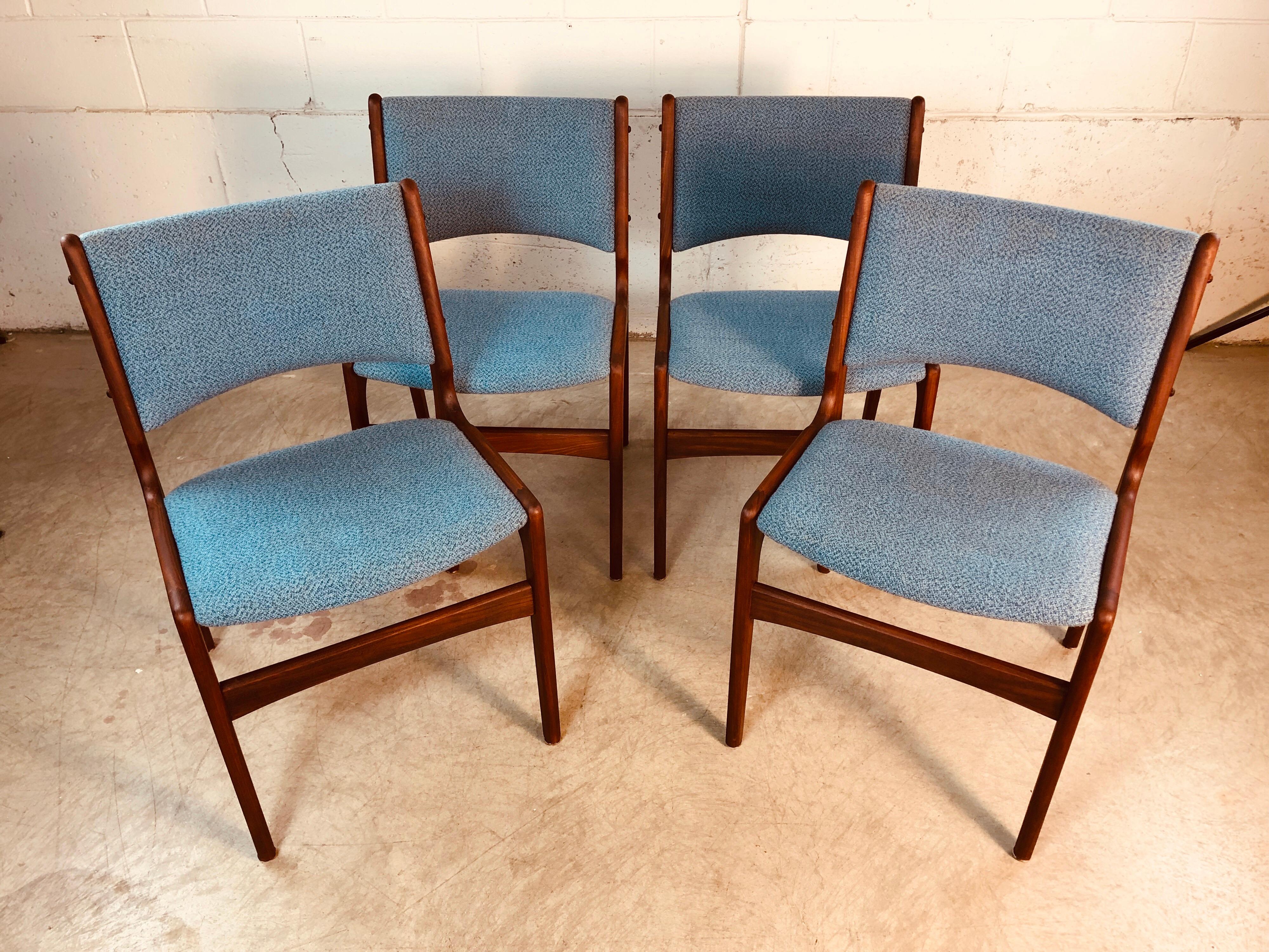 Scandinavian Modern 1960s Danish Teak Dining Room Chairs, Set of 4 For Sale