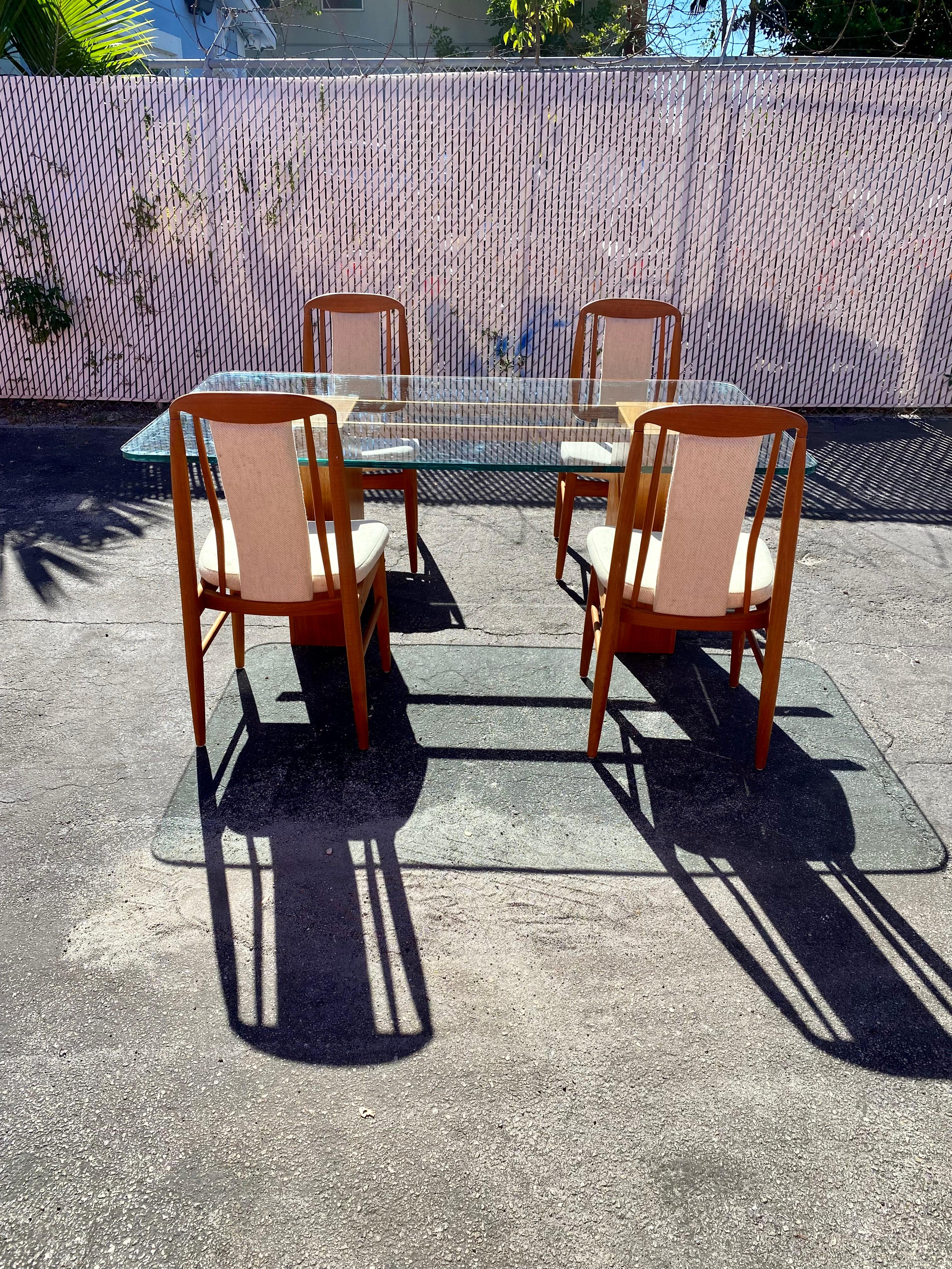 1960s Danish Teak Dining Set, Set of 5 In Good Condition For Sale In Fort Lauderdale, FL